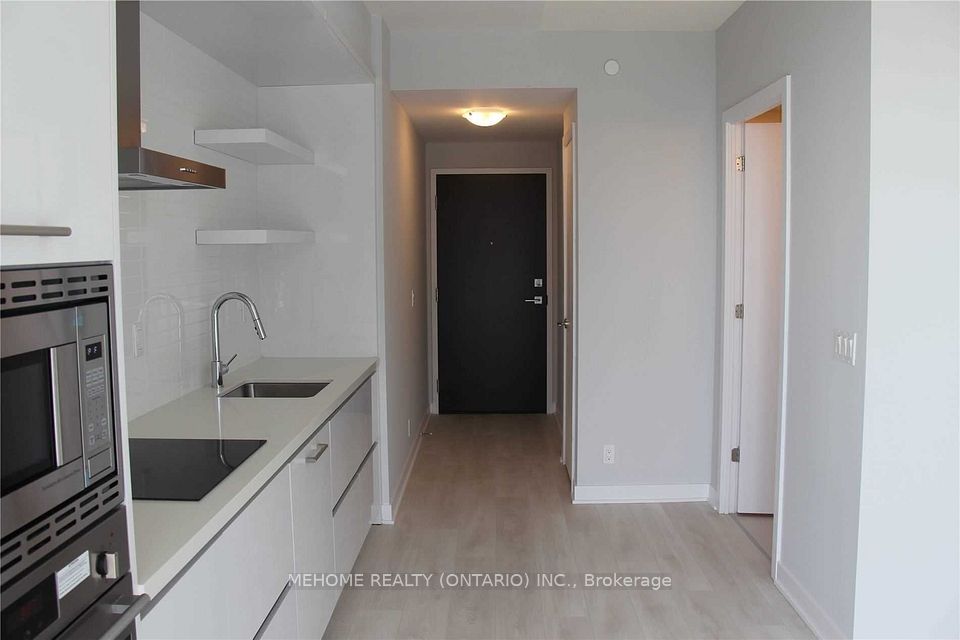 2221 Yonge