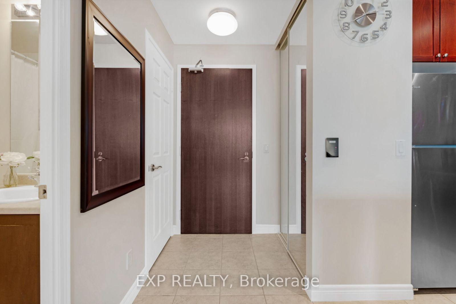 2 Bedrooms Condo at 339 Rathburn, Mississauga For sale