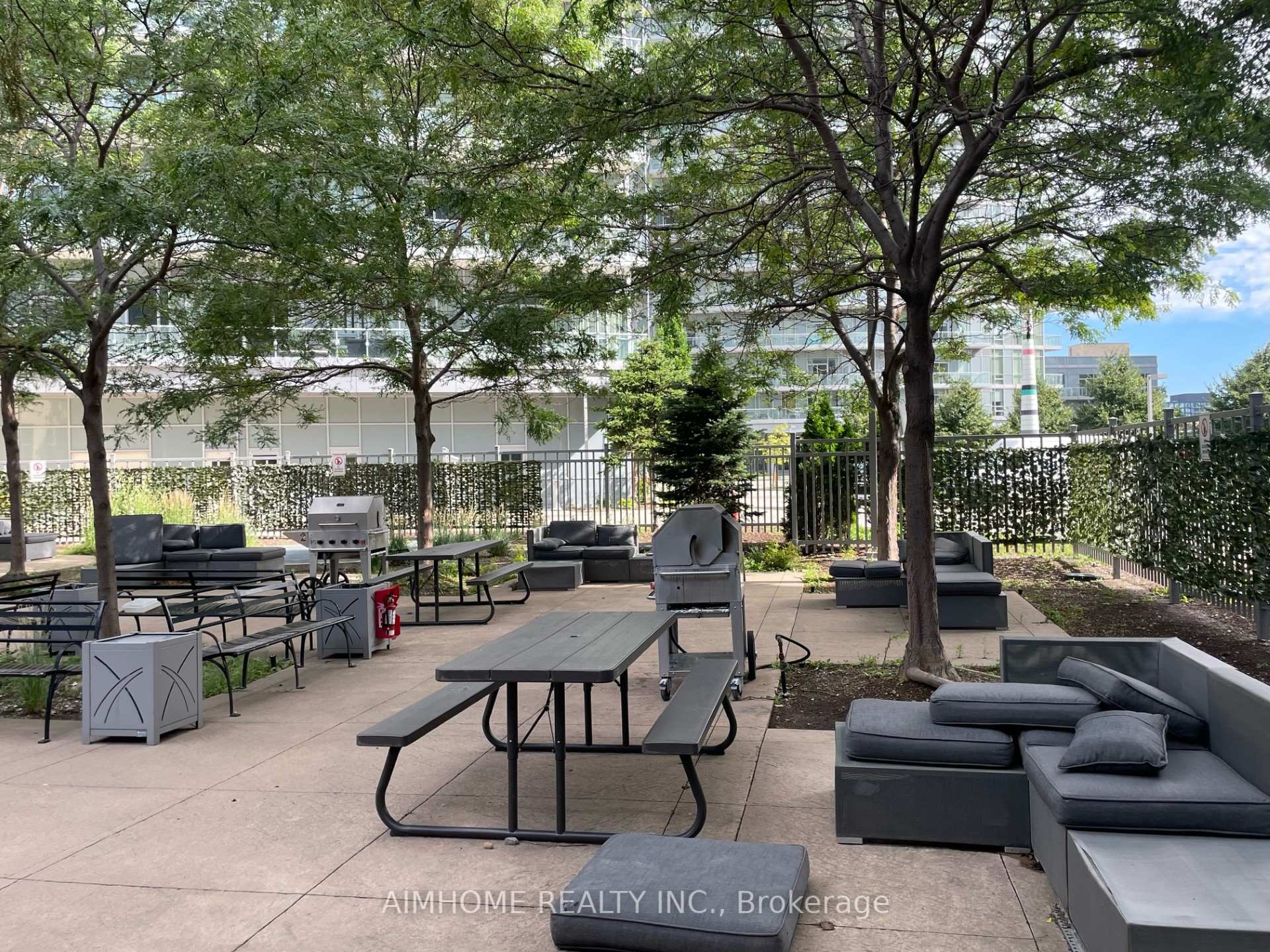 2 Bedrooms Condo at 66 Forest Manor, Toronto For sale
