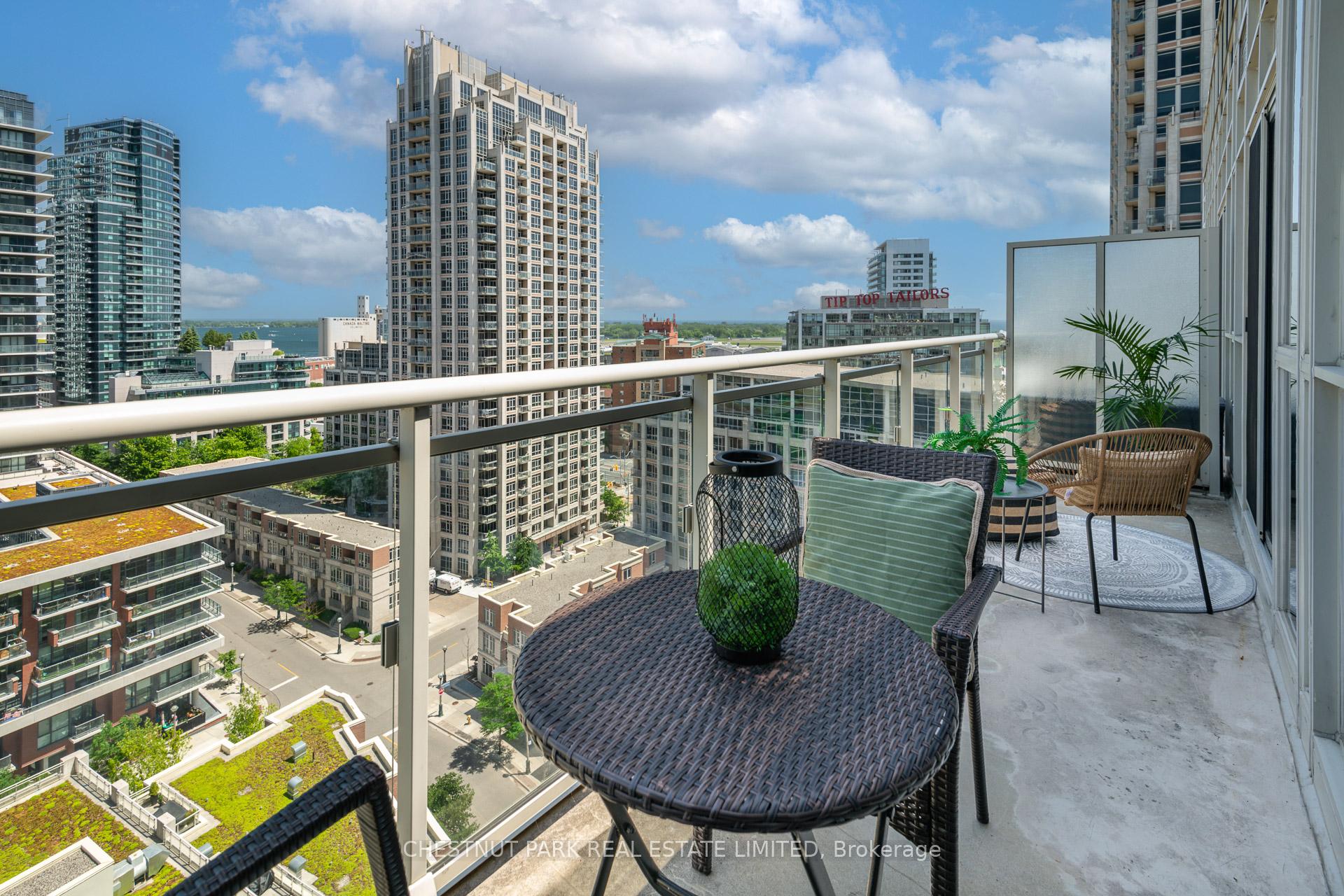 2 Bedrooms Condo at 35 Bastion, Toronto For sale