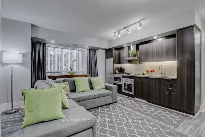 3 Bedrooms Condo at 300 Front, Toronto For sale