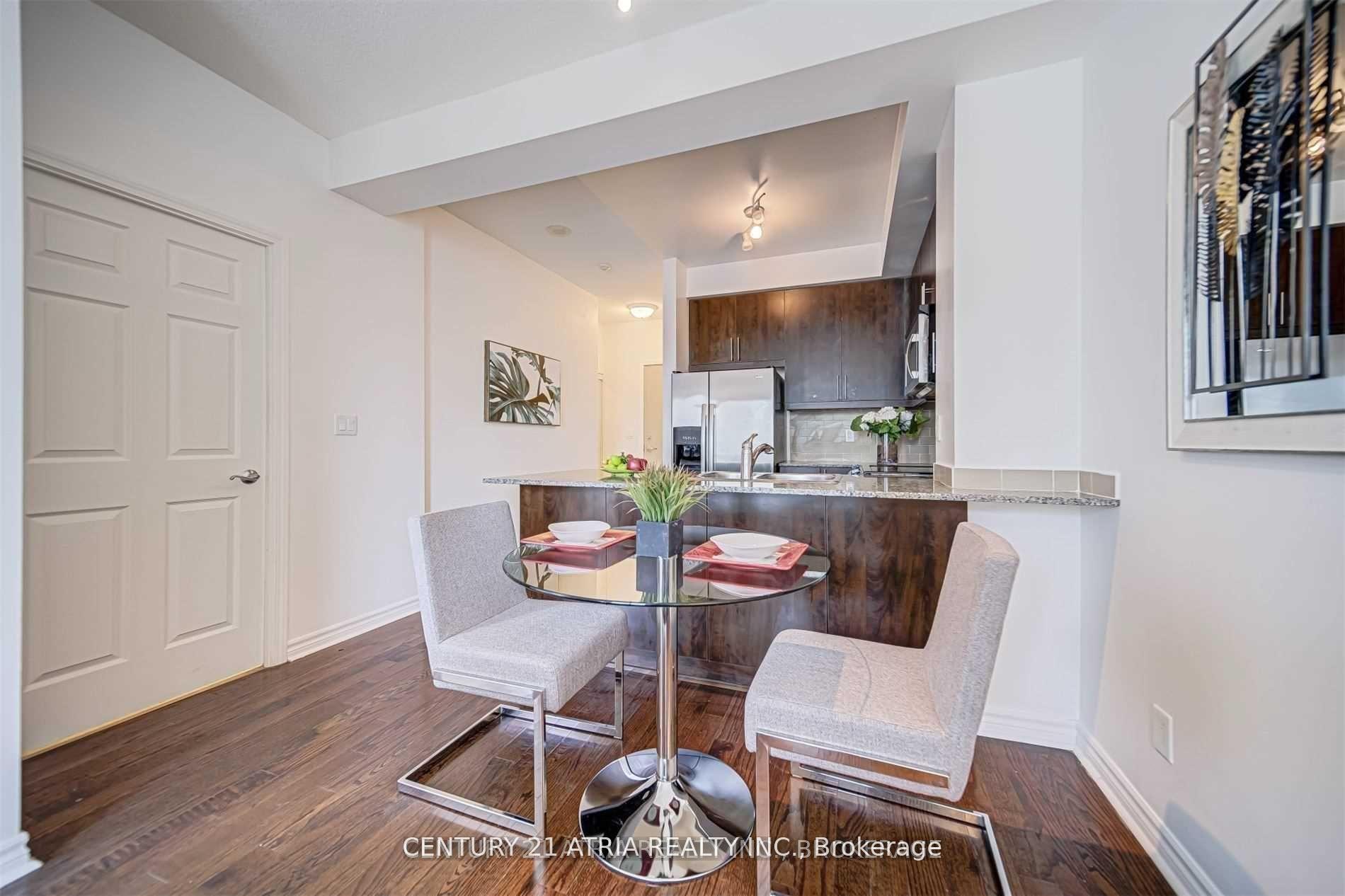 1 Bedroom Condo at 18 holmes, Toronto For sale