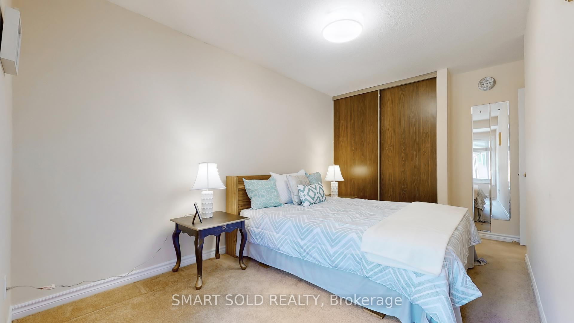 3 Bedrooms Condo at 2606 Midland, Toronto For sale