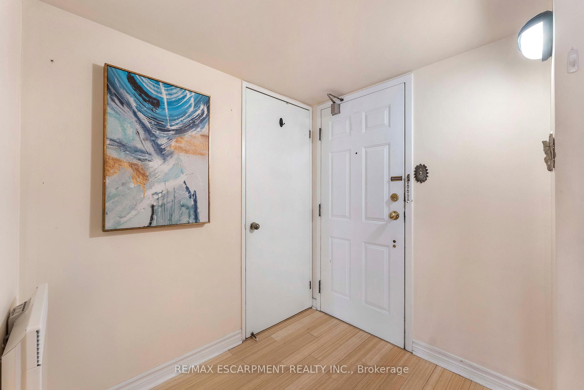 3 Bedrooms Condo at 65 Scadding, Toronto For sale