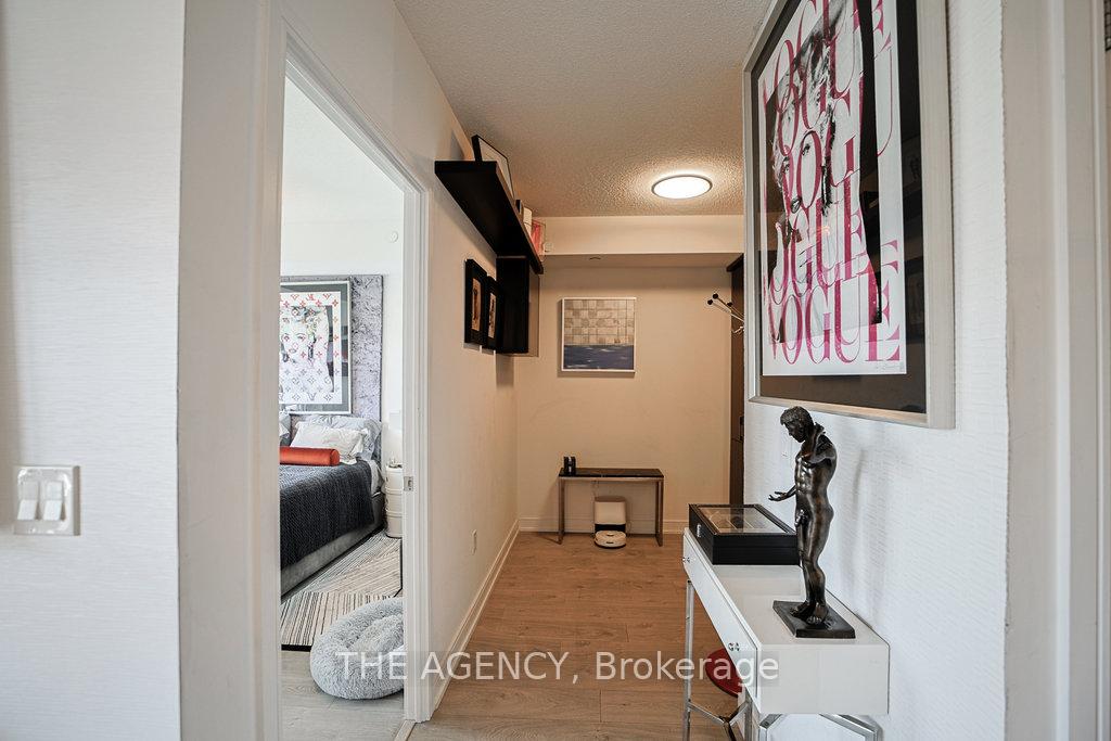 1 Bedroom Condo at 50 Wellesley, Toronto For sale