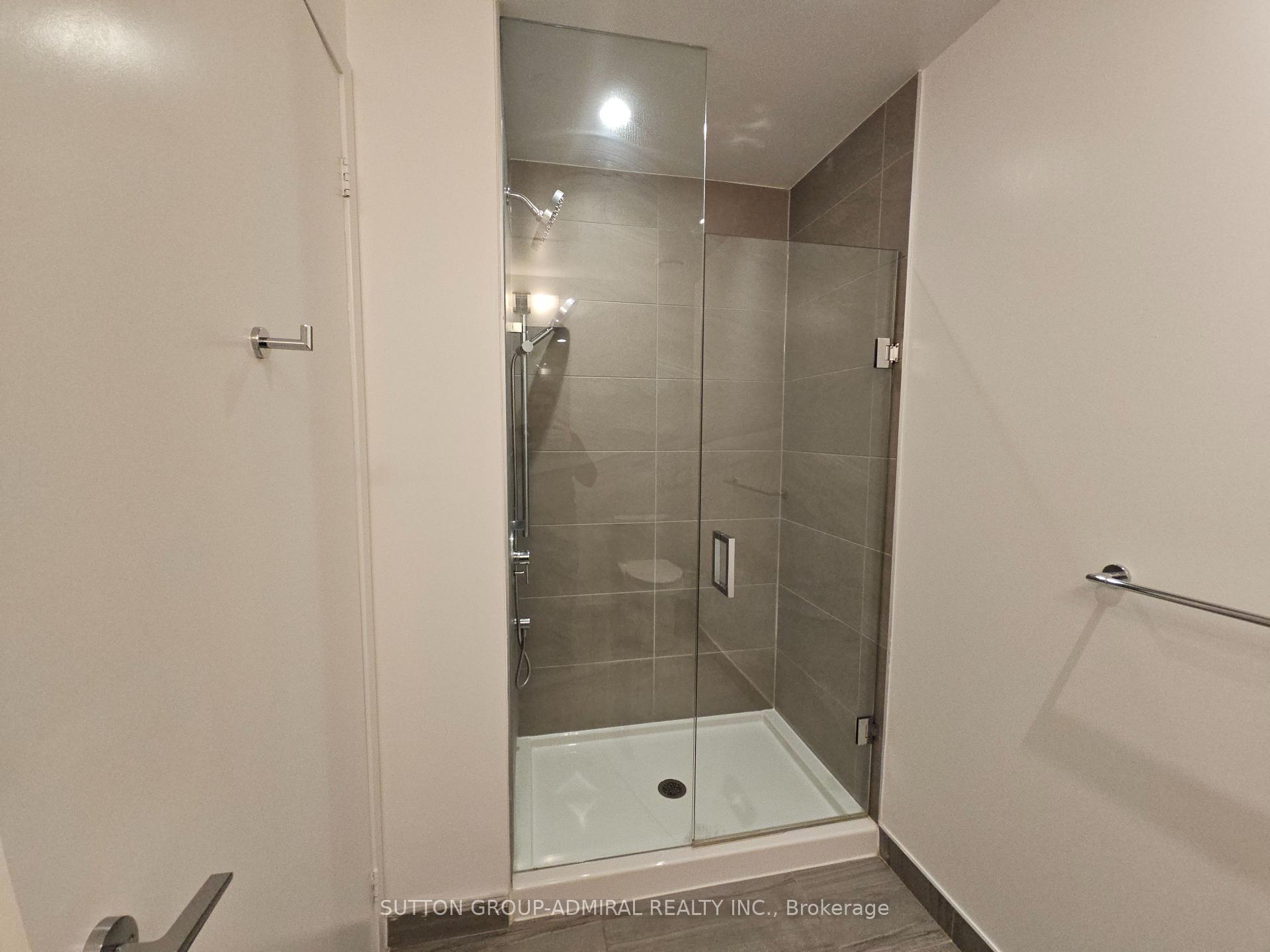 3 Bedrooms Condo at 950 Portage, Vaughan For sale