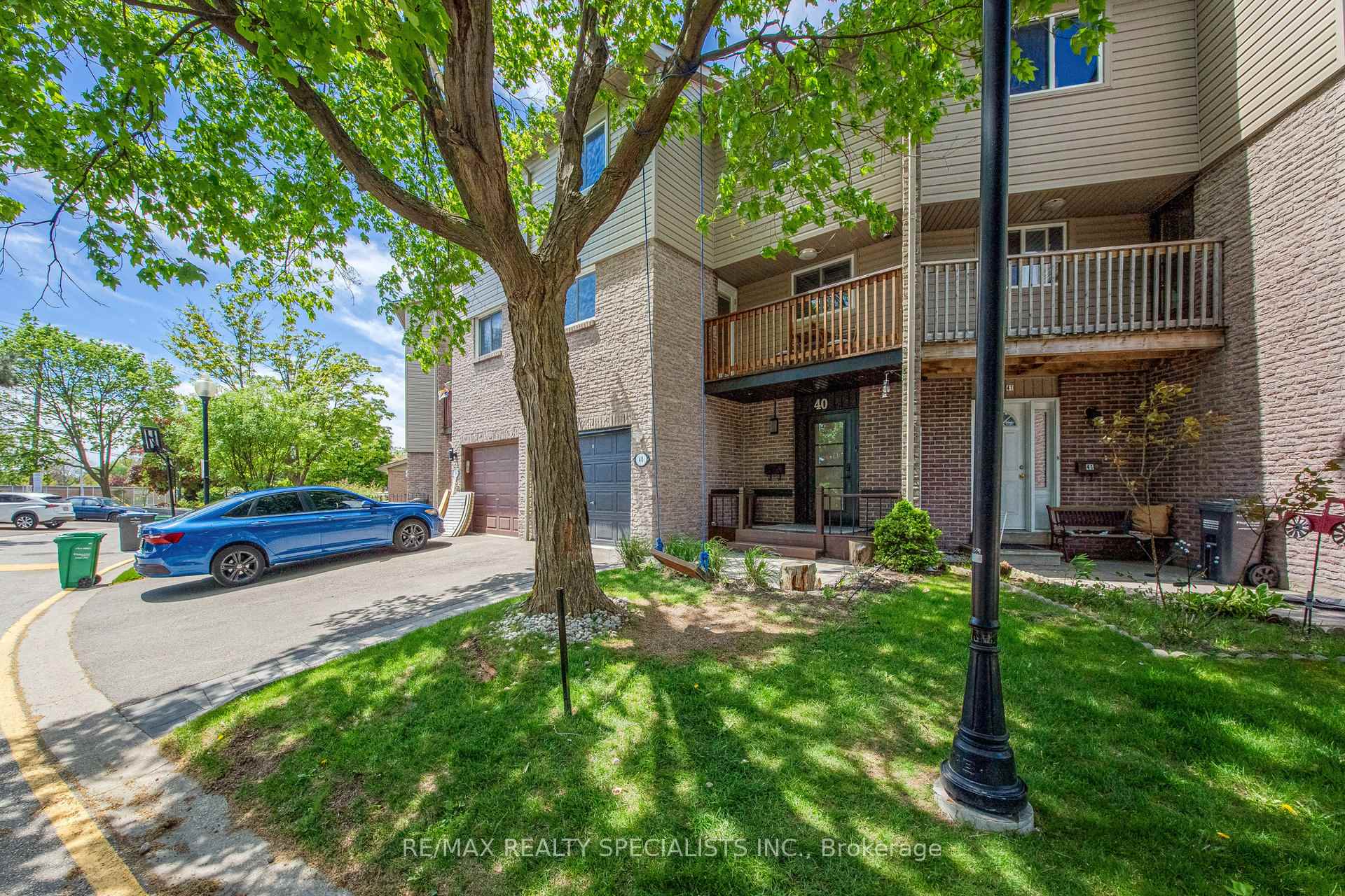 3 Bedrooms Condo at 2035 Asta, Mississauga For sale