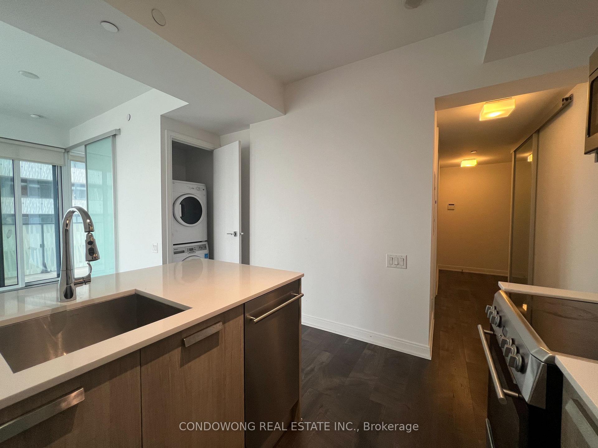 2 Bedrooms Condo at 42 Charles, Toronto For sale