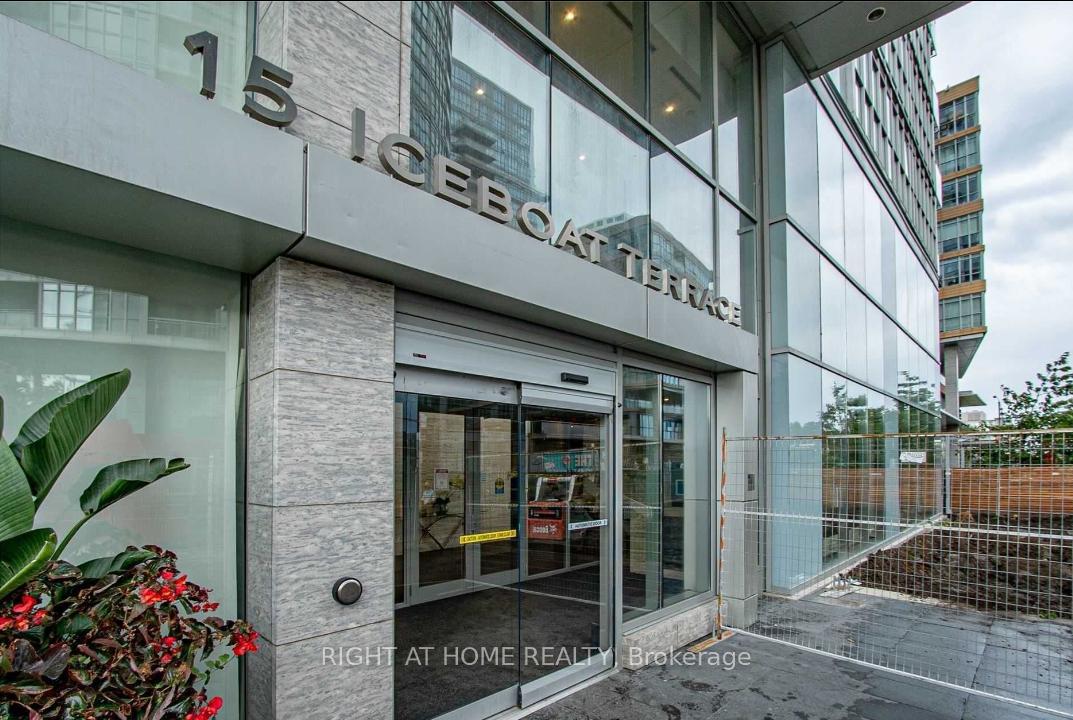 2 Bedrooms Condo at 15 Iceboat,  Toronto For sale