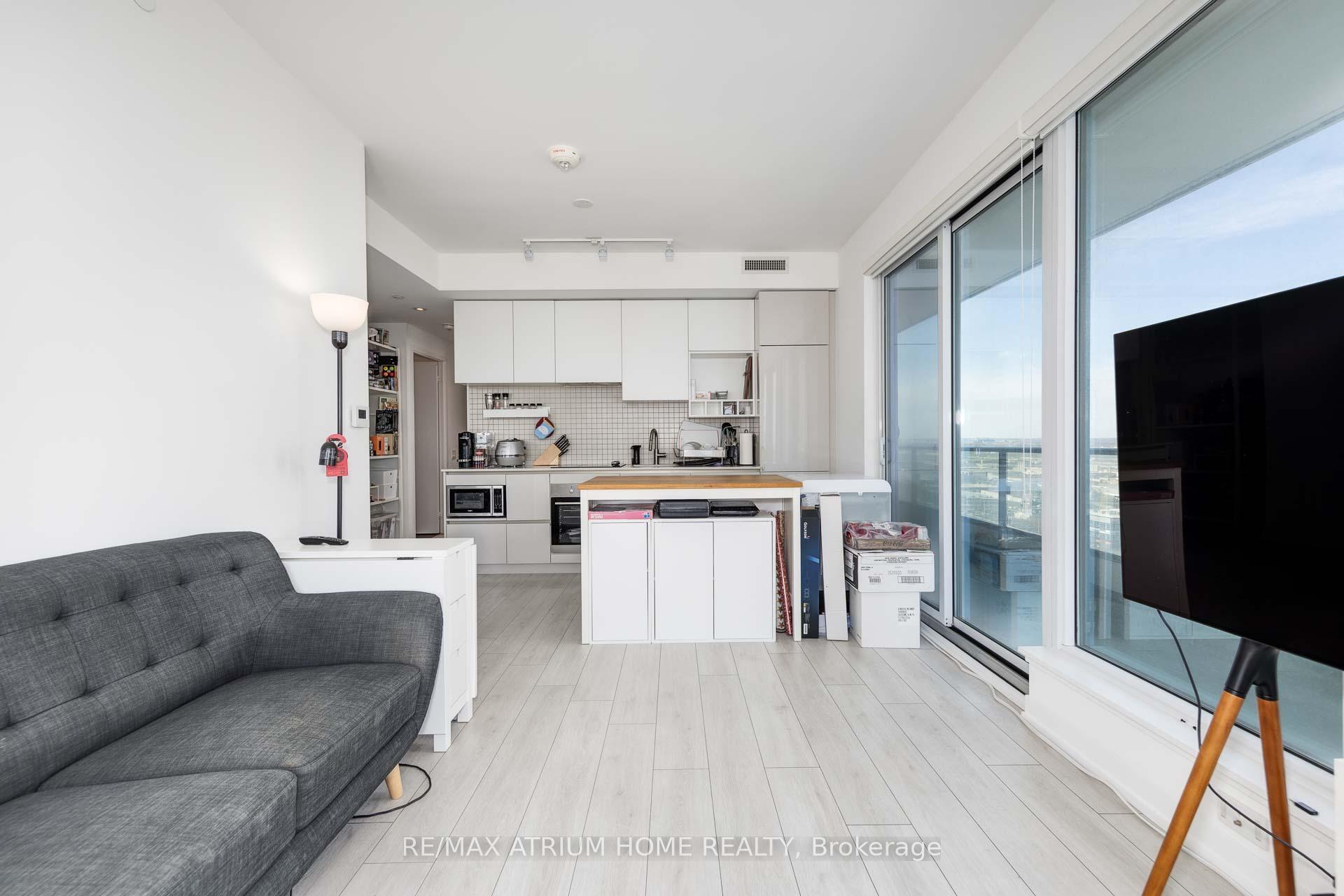 2 Bedrooms Condo at 950 Portage,  Vaughan For sale