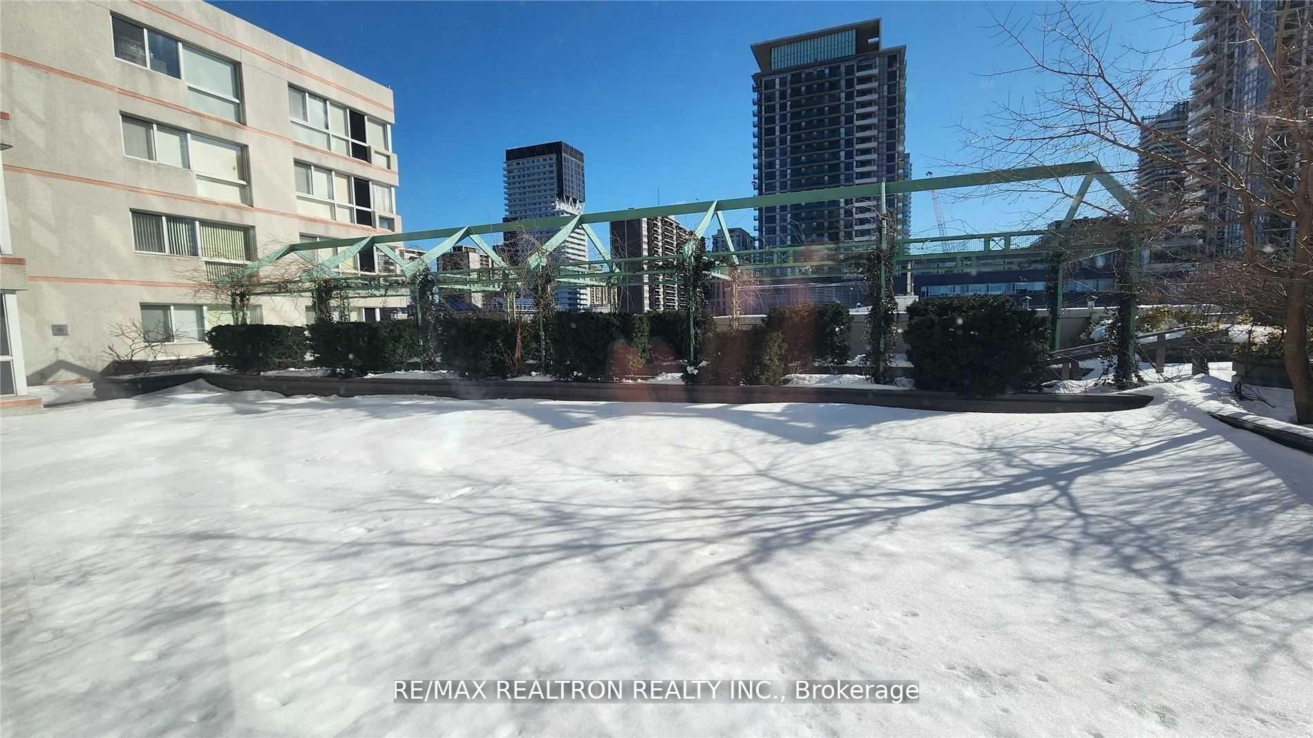 1 Bedroom Condo at 7 Broadway, Toronto For sale