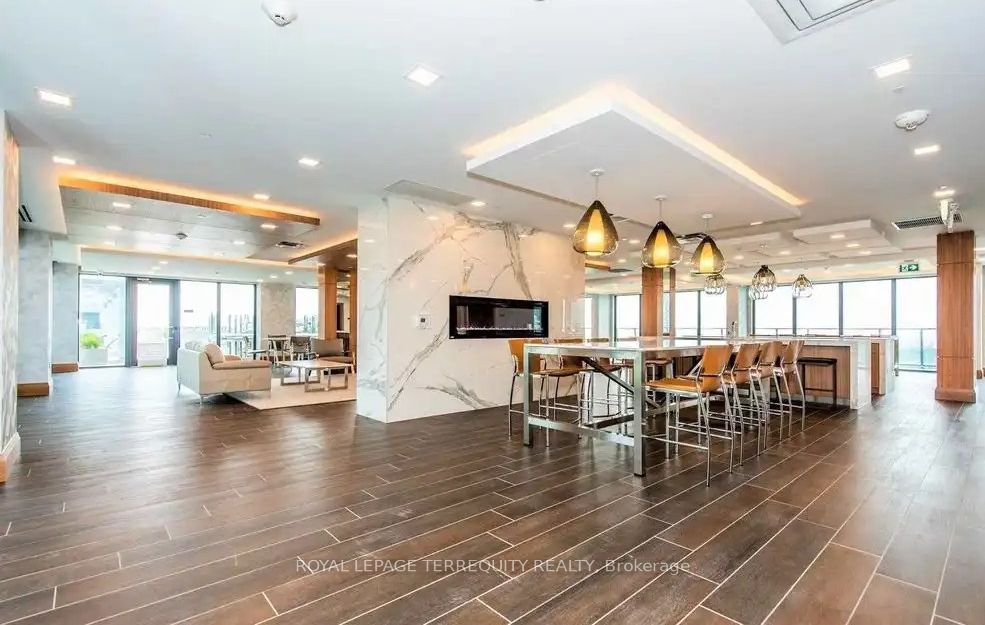 20 Shore Breeze Drive, #319