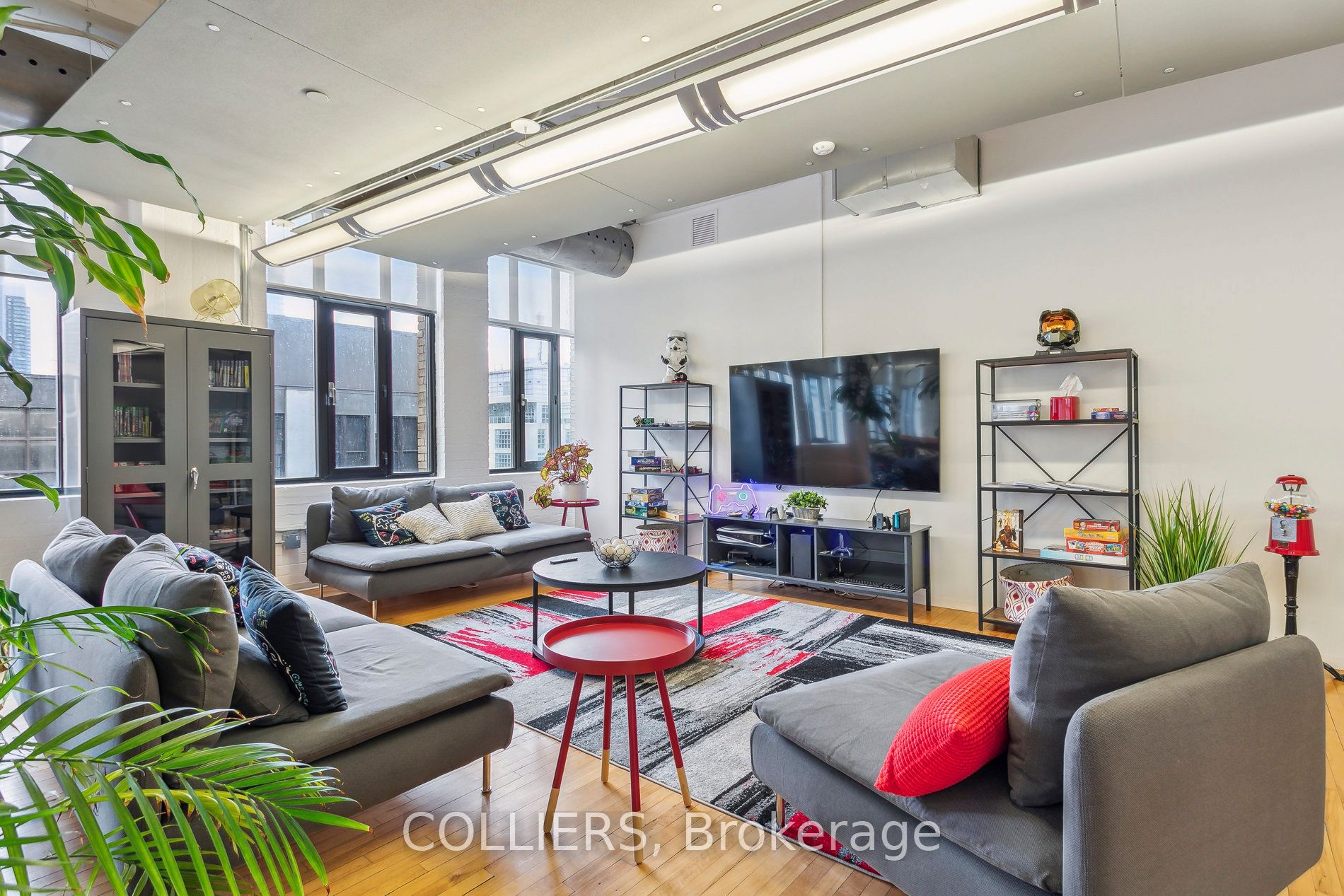 110 Spadina Avenue, #900