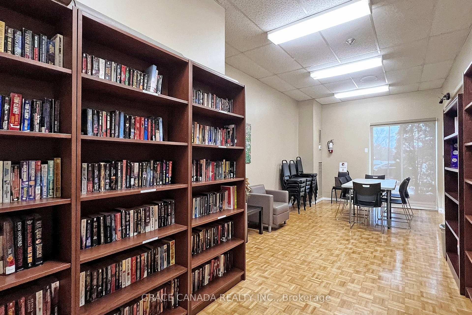 2 Bedrooms Condo at 10 Dean Park, Toronto For sale