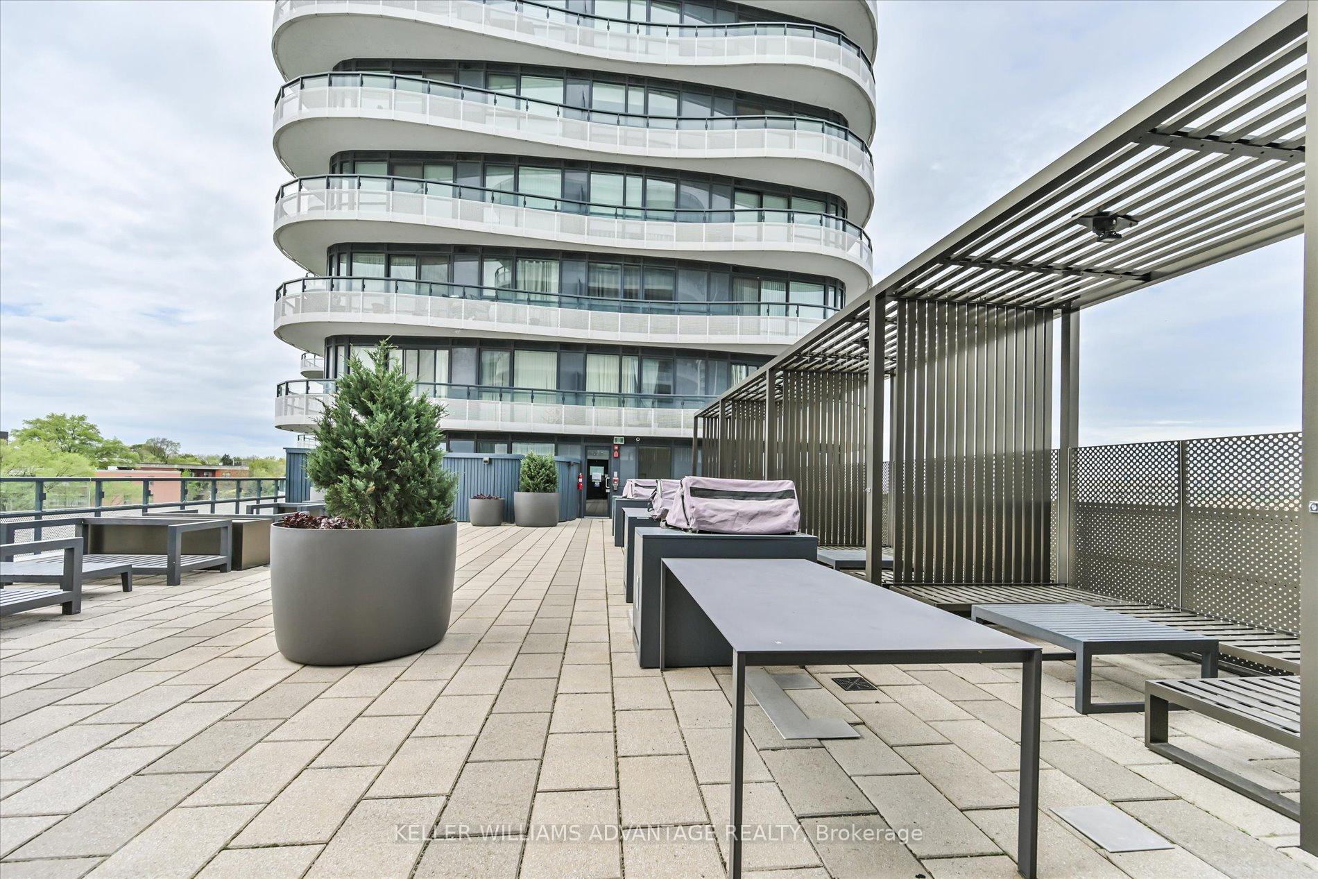 2 Bedrooms Condo at 99 The Donway, Toronto For sale