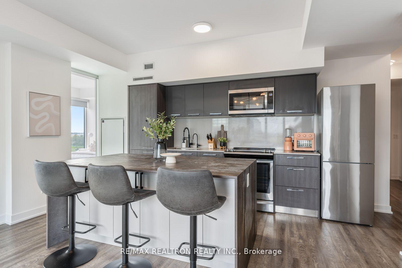 3 Bedrooms Condo at 25 Baseball, Toronto For sale
