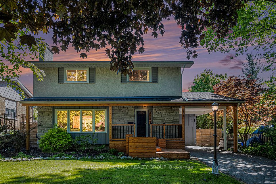 955 Pinewood Crescent
