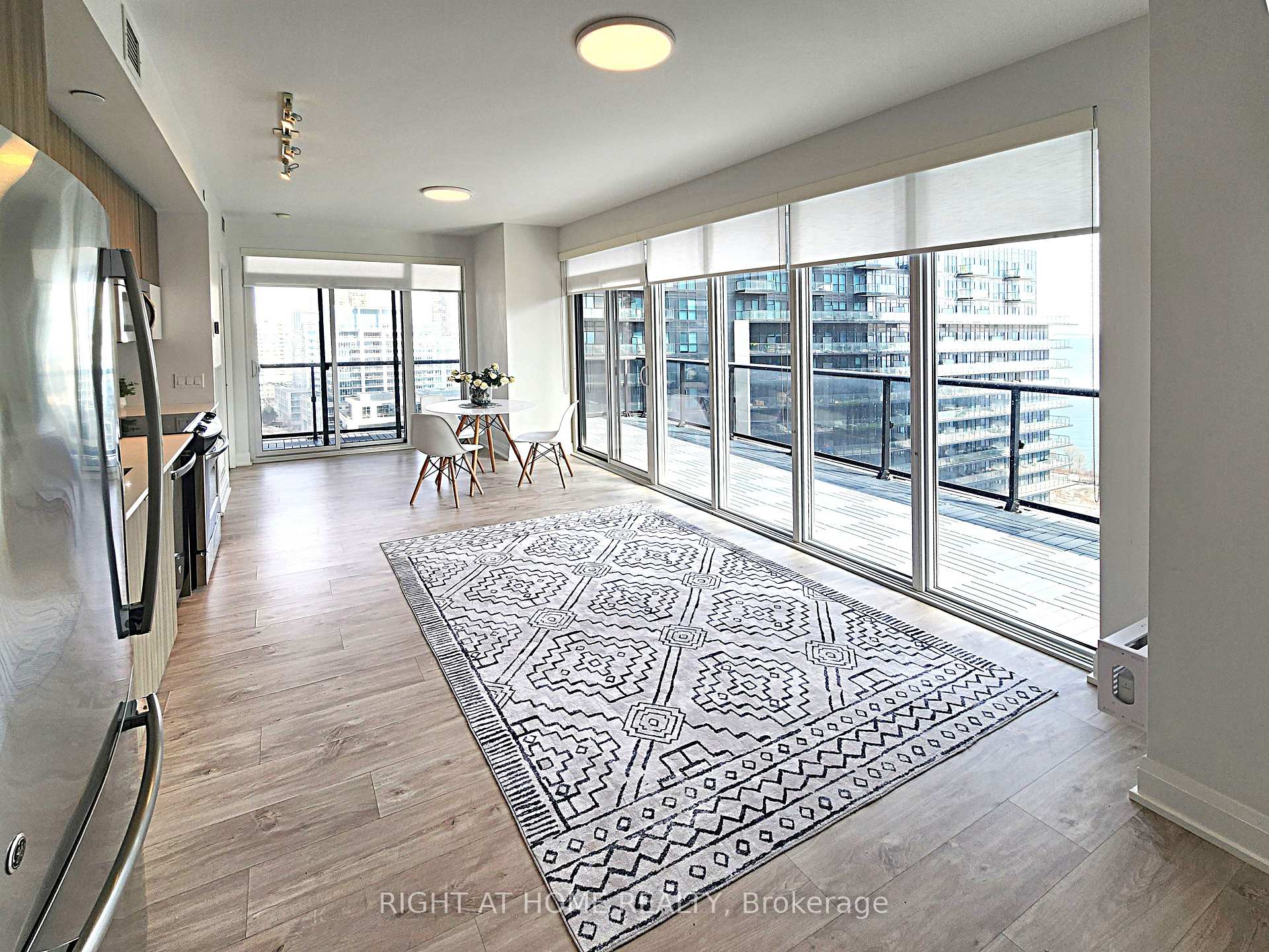 2 Bedrooms Condo at 56 Annie Craig, Toronto For sale