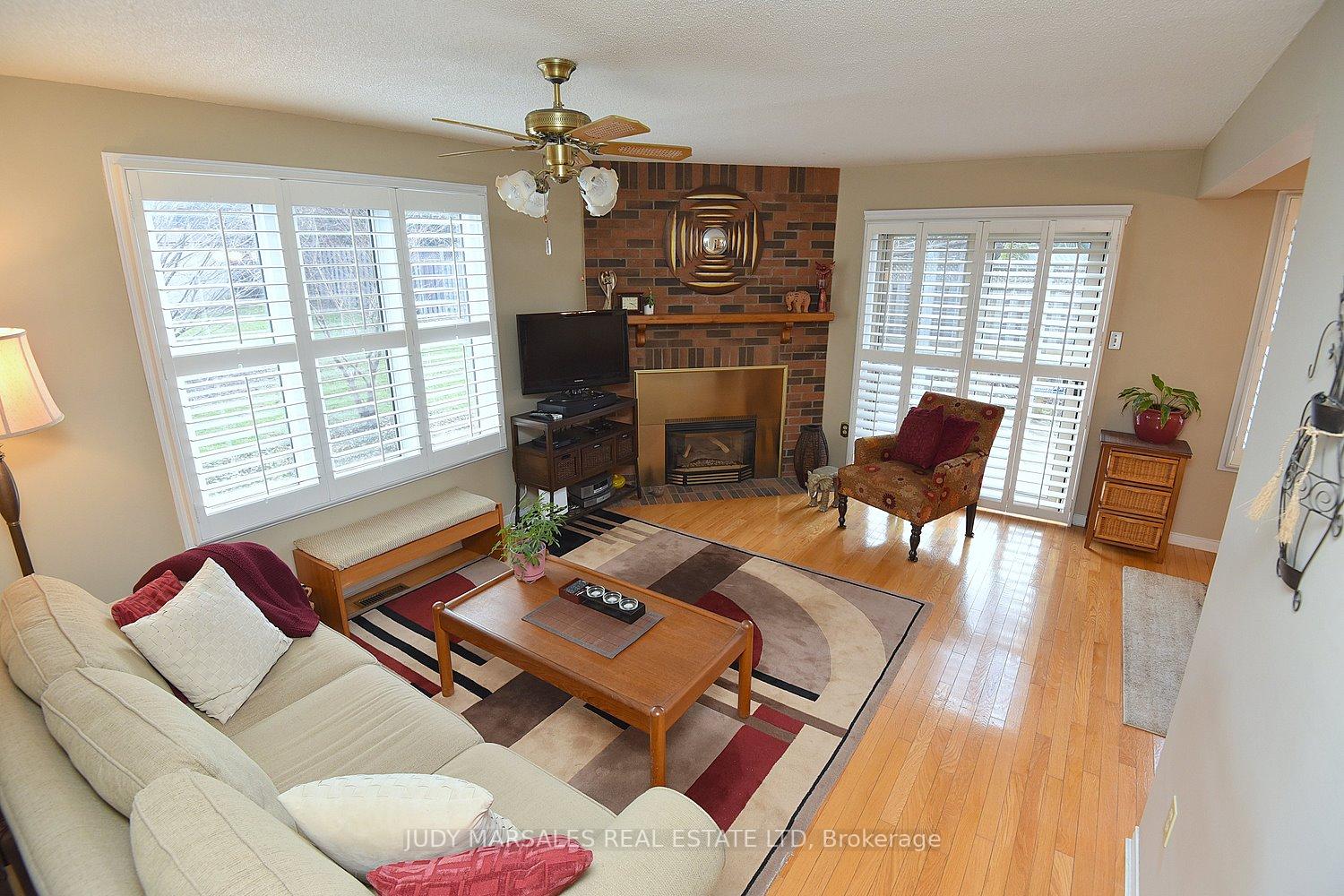 3 Bedrooms Condo at 644 Upper Paradise,  Hamilton For sale