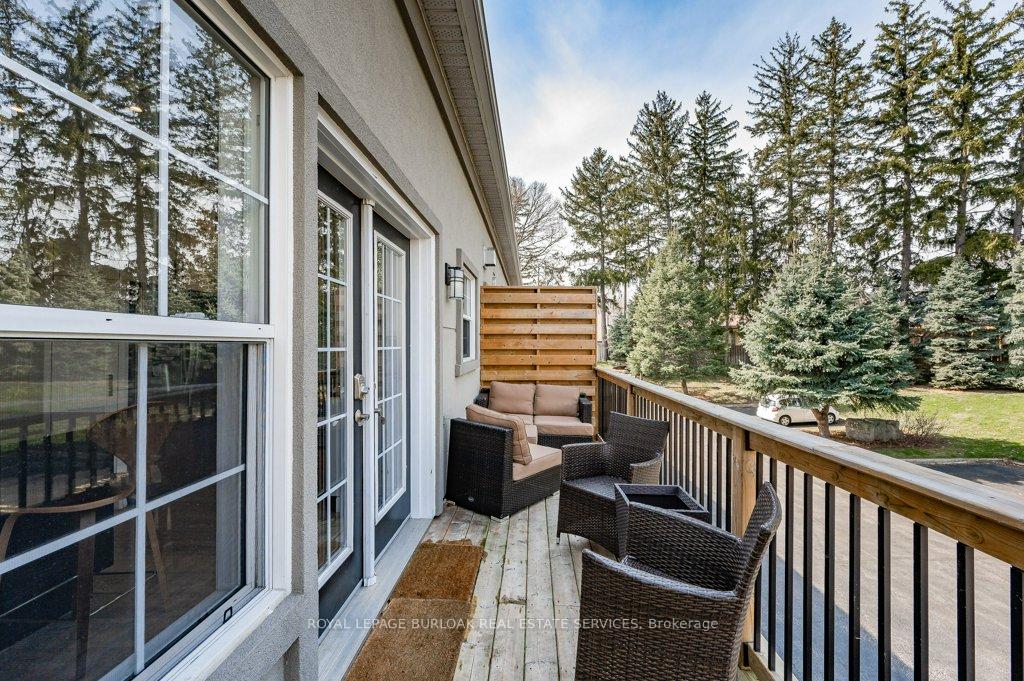 2 Bedrooms Condo at 1061 North Shore, Burlington For sale