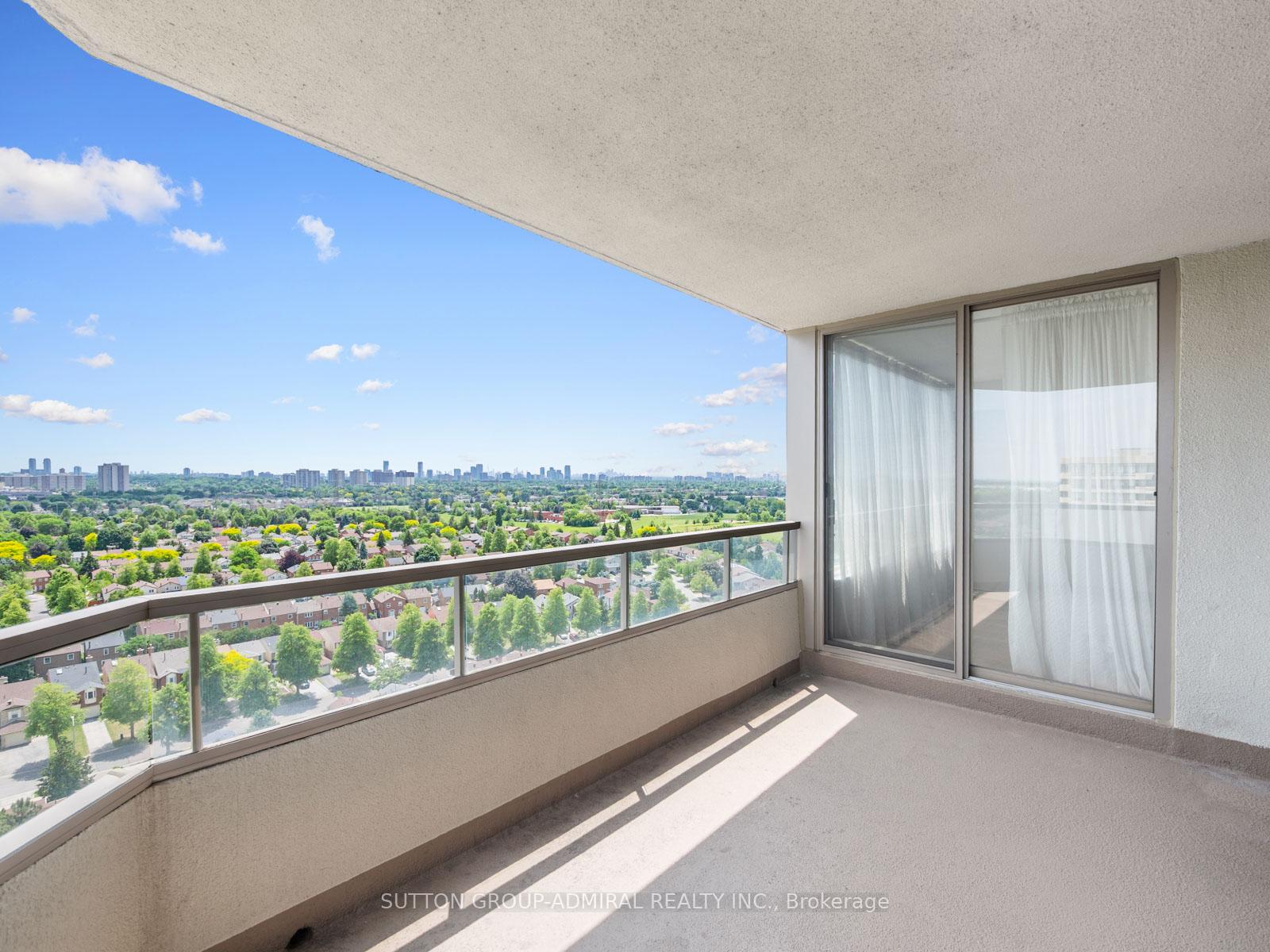 3 Bedrooms Condo at 175 Bamburgh, Toronto For sale