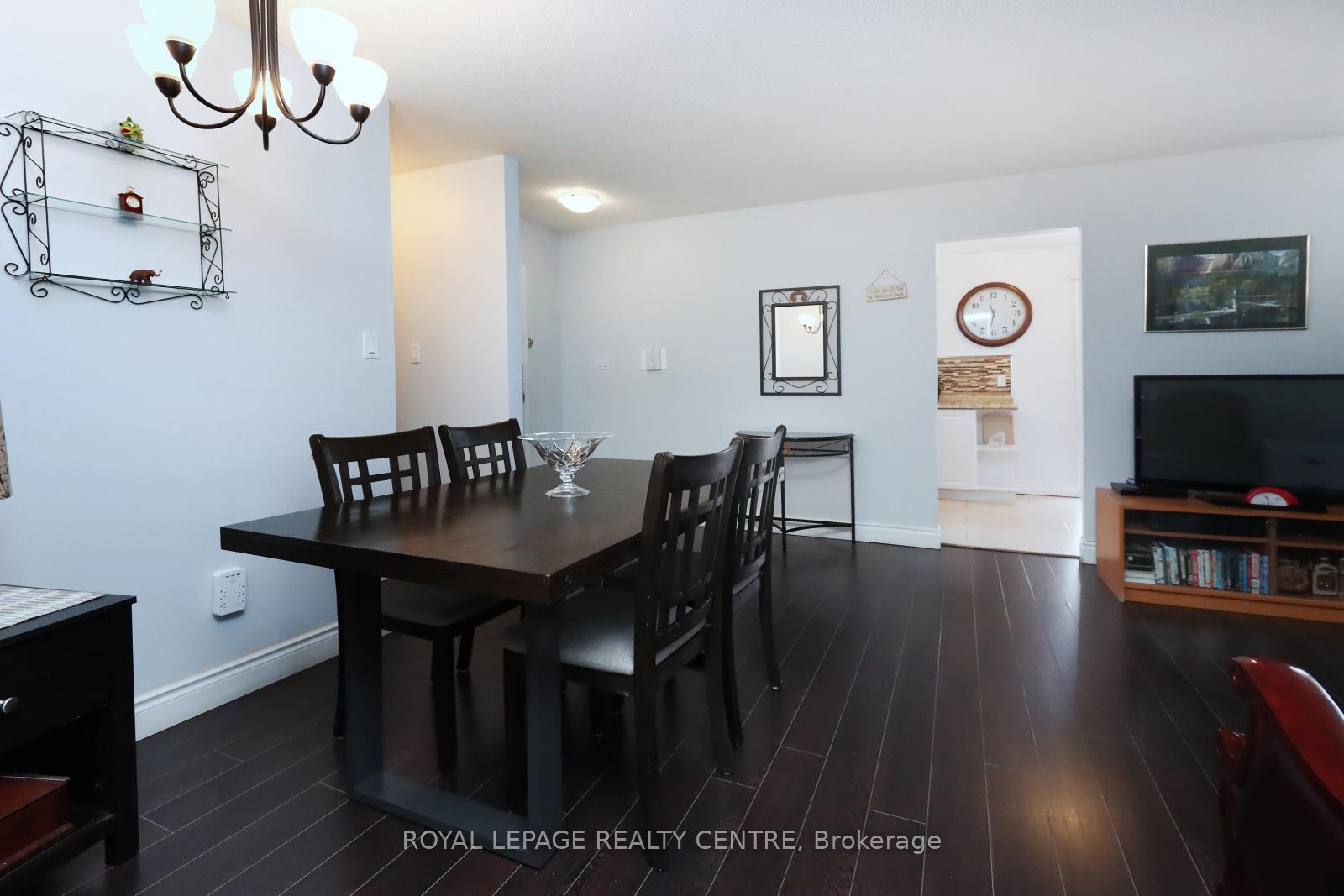 3 Bedrooms Condo at 2866 Battleford, Mississauga For sale