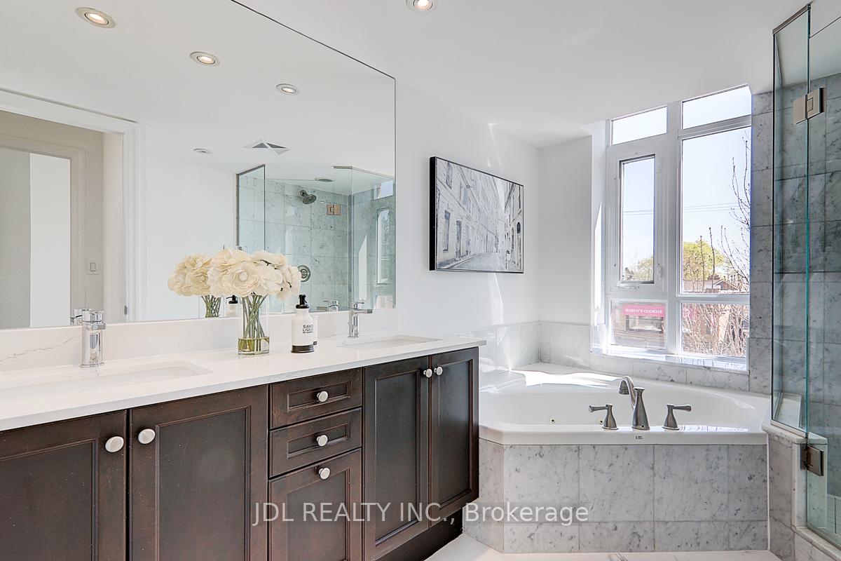 3 Bedrooms Condo at 934 Mount Pleasant,  Toronto For sale