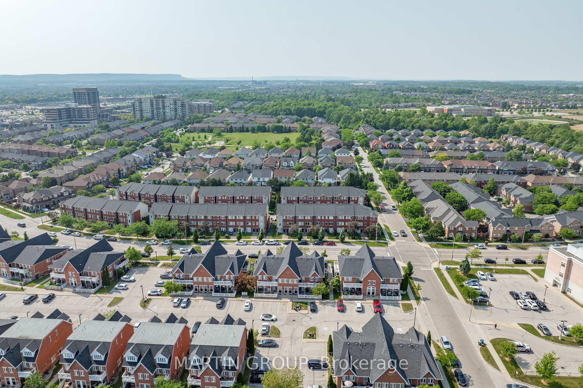2 Bedrooms Condo at 1701 Lampman, Burlington For sale