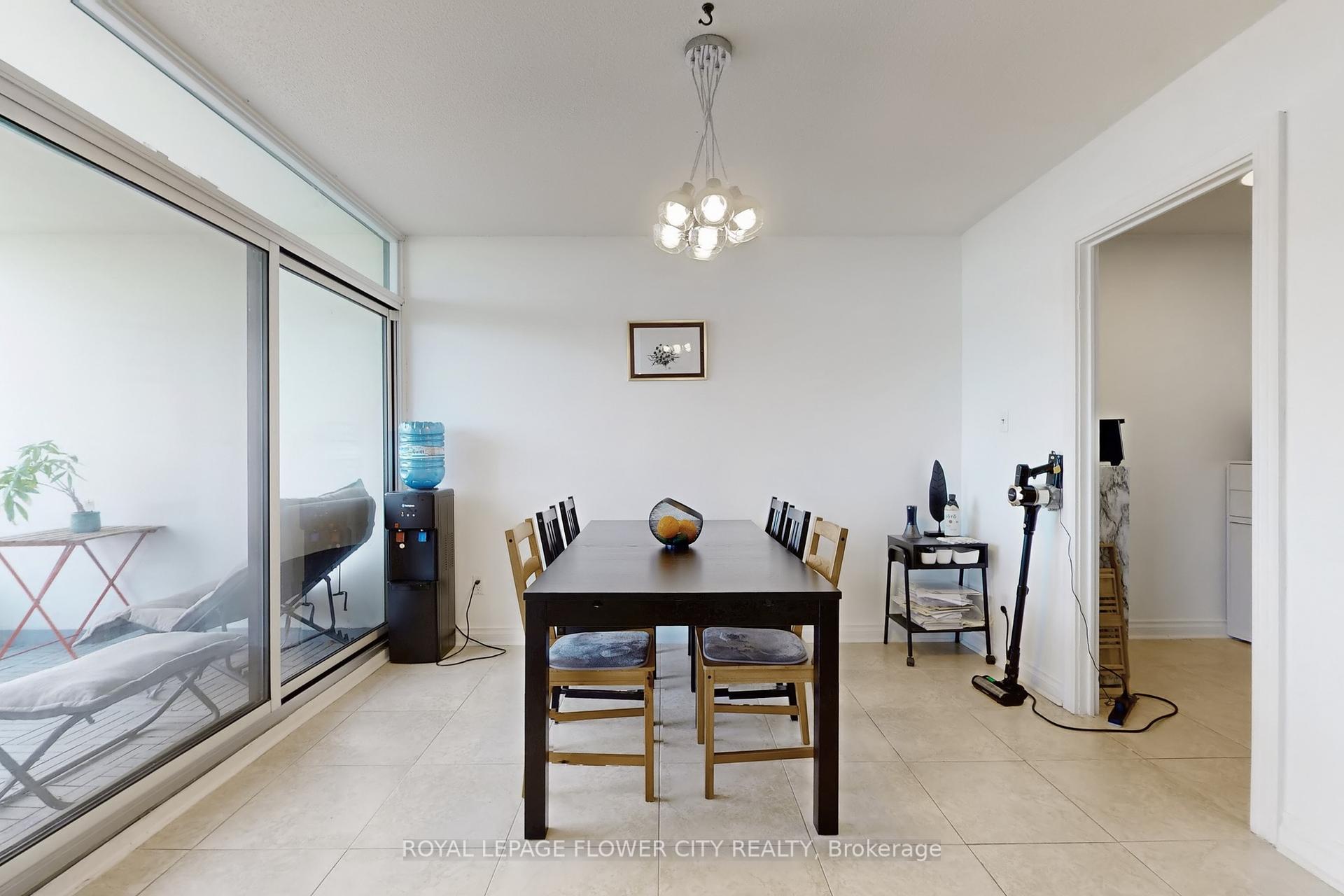 1 Bedroom Condo at 1333 Bloor, Mississauga For sale