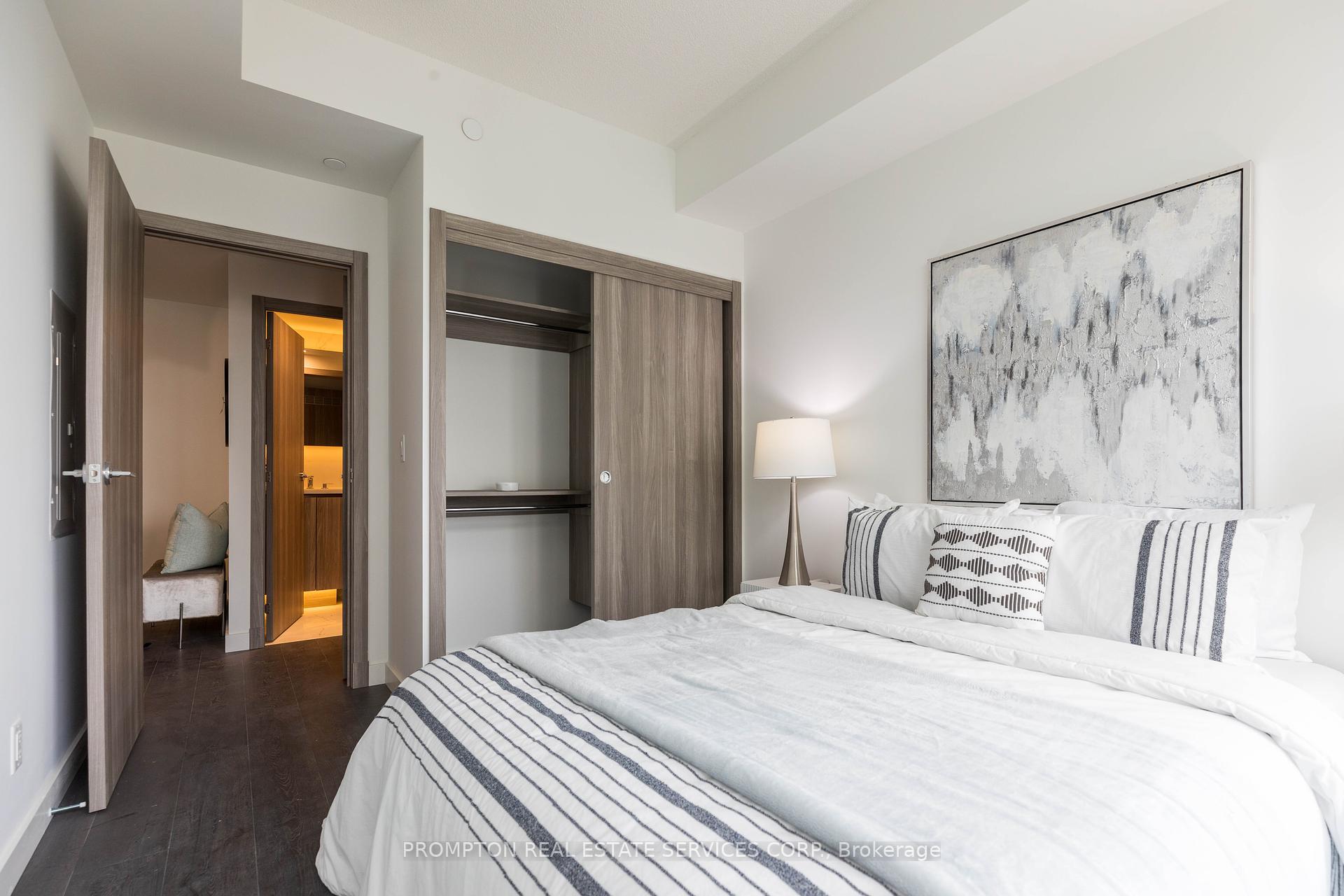 3 Bedrooms Condo at 27 Mcmahon, Toronto For sale