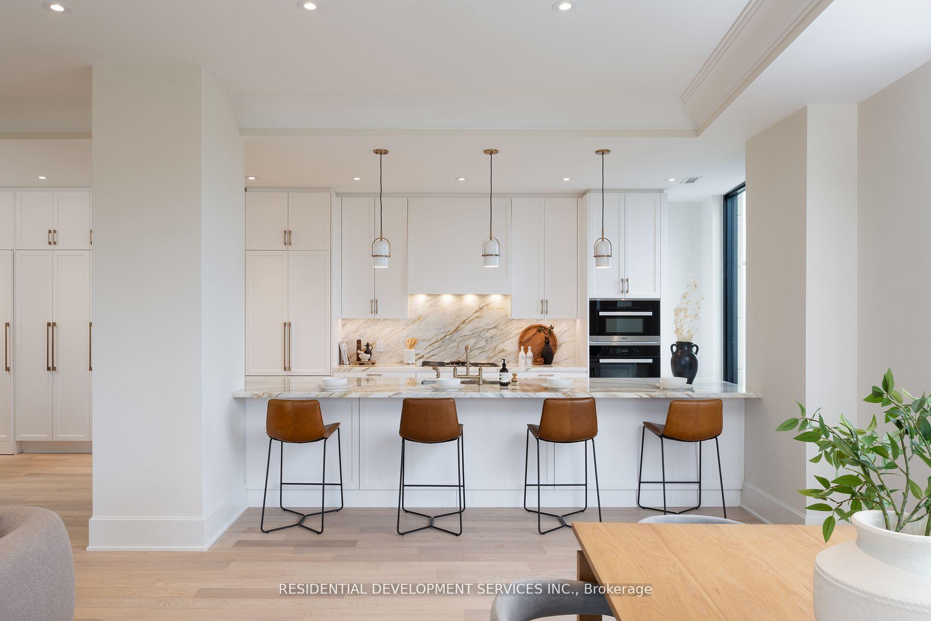 3 Bedrooms Condo at 1 Strathgowan,  Toronto For sale