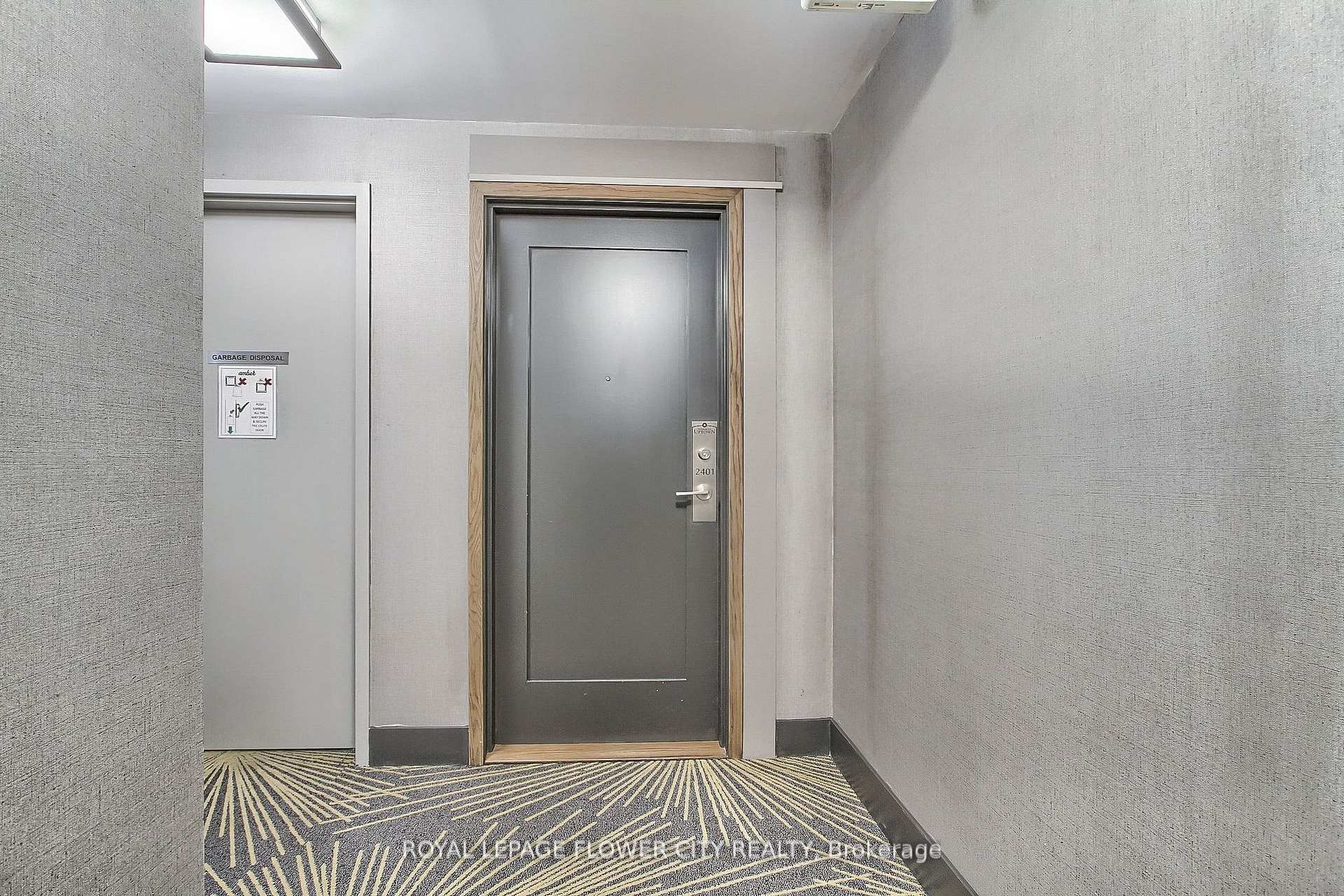 3 Bedrooms Condo at 5025 Four Springs, Mississauga For sale