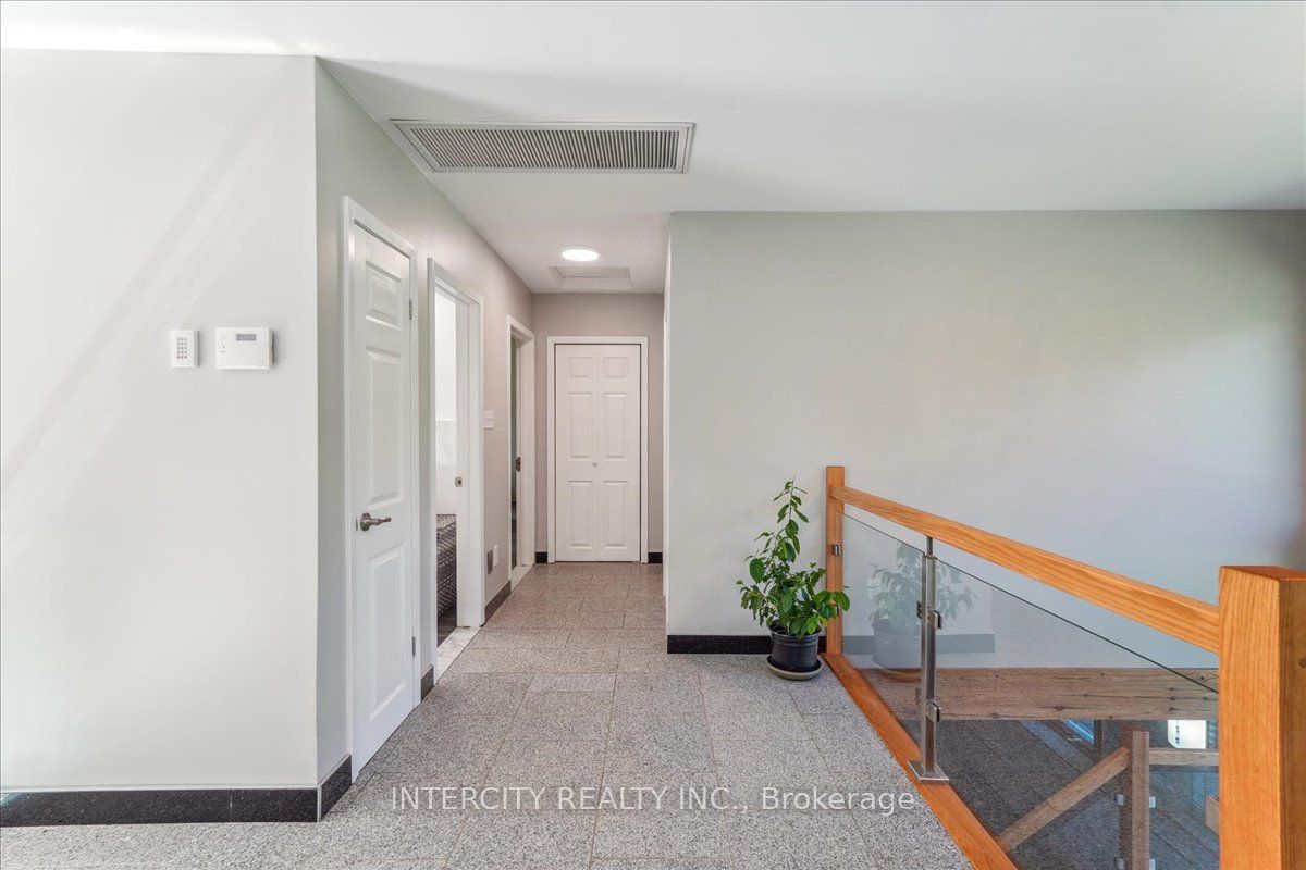 3505 Cochrane Street
