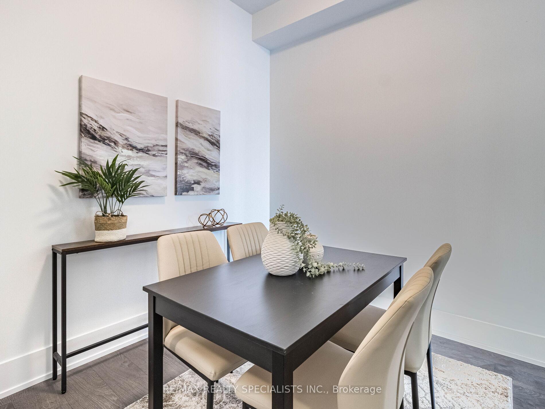 3 Bedrooms Condo at 480 Front,  Toronto For sale