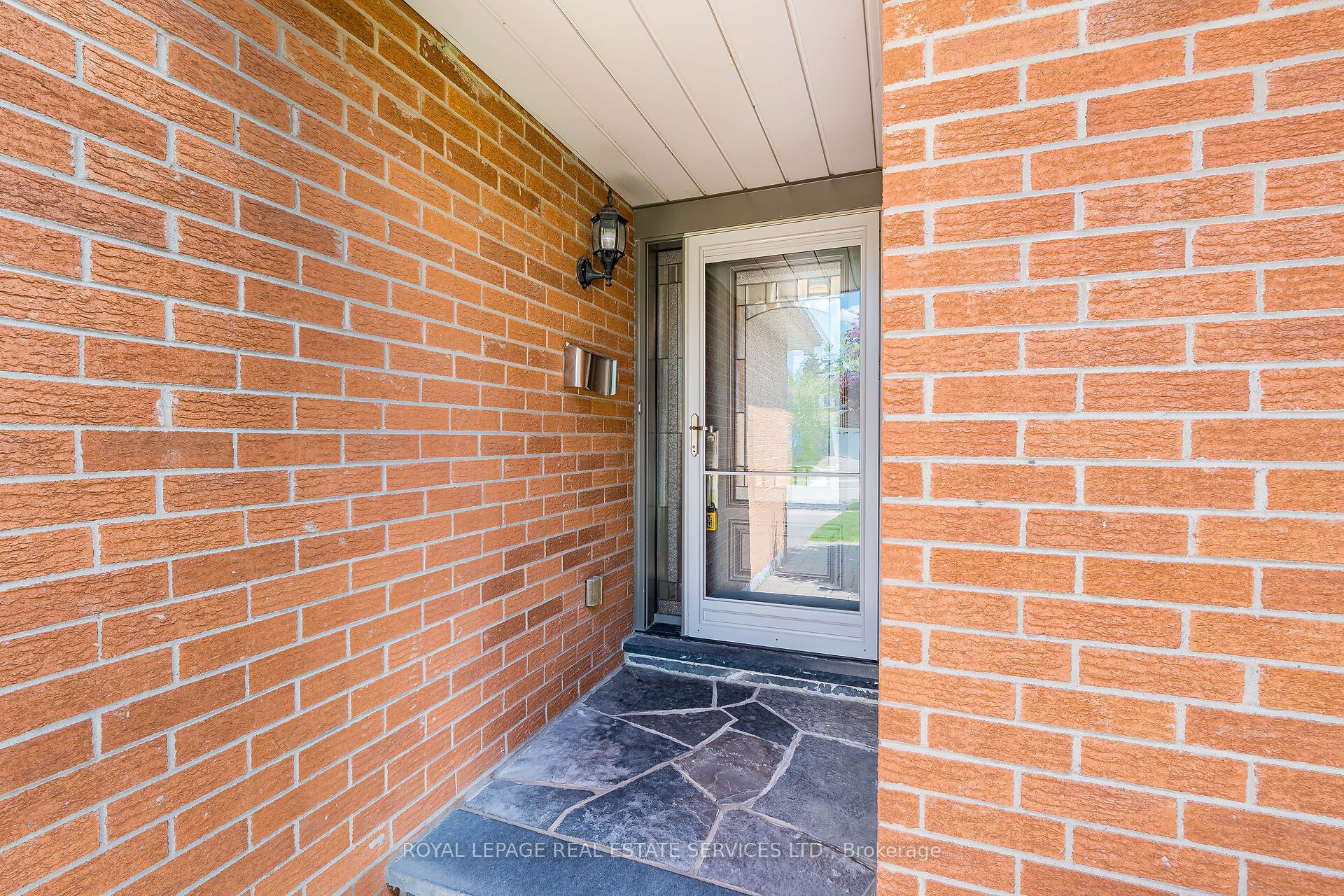 1532 Lovelady Crescent