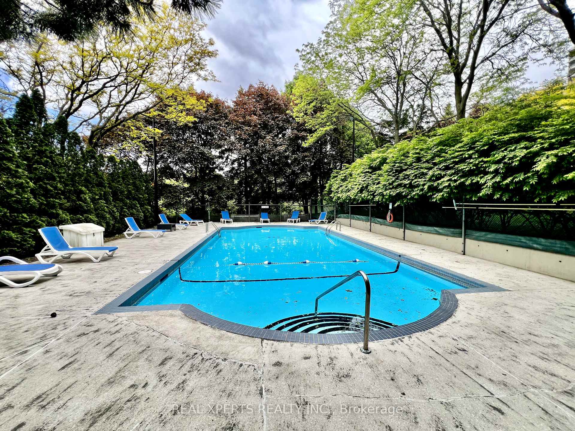 2 Bedrooms Condo at 4727 Sheppard, Toronto For sale