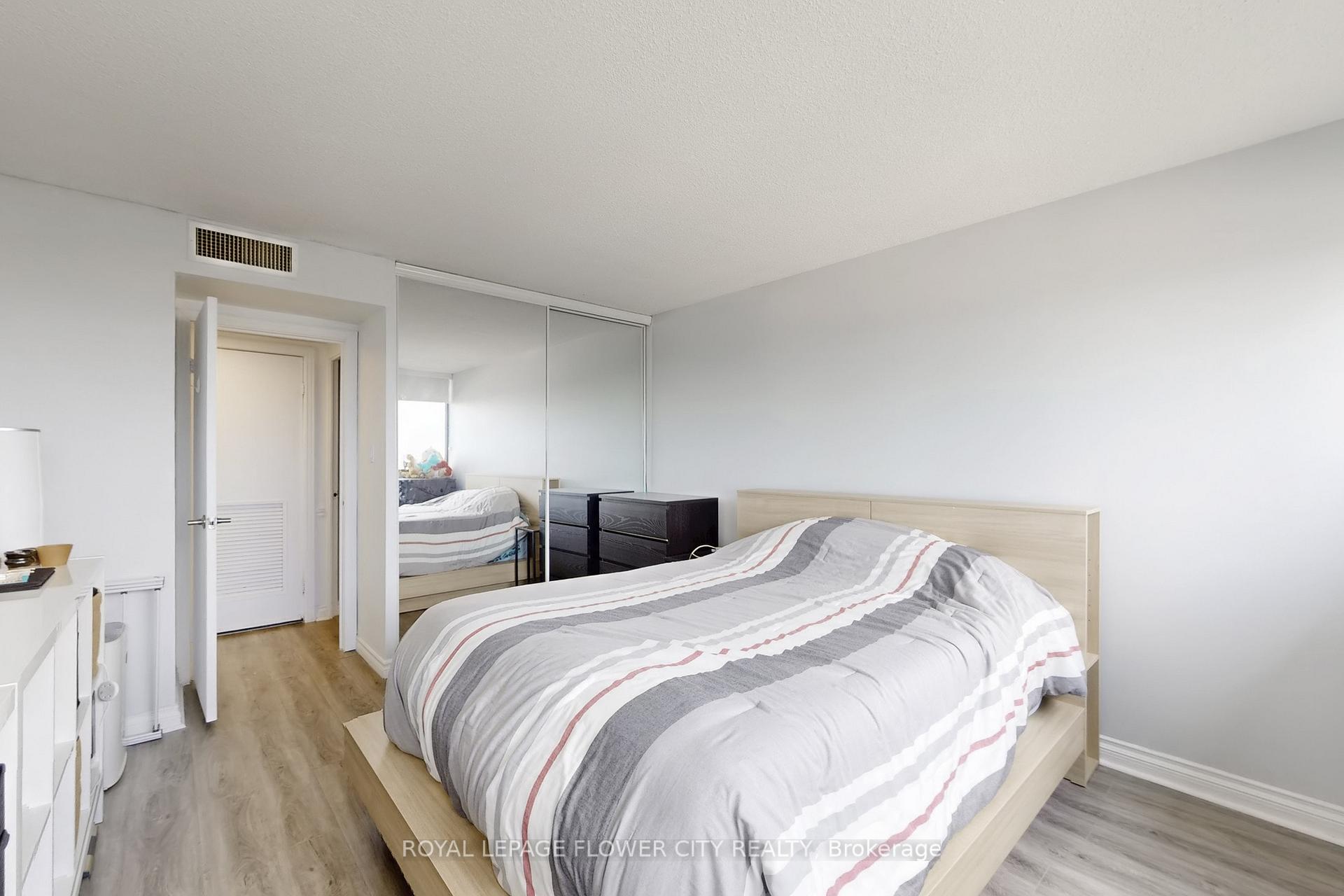 1 Bedroom Condo at 1333 Bloor, Mississauga For sale