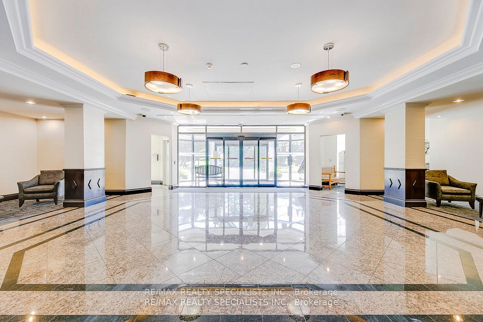 Spacious Lobby