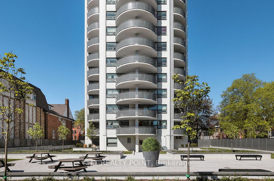 485 Huron Street