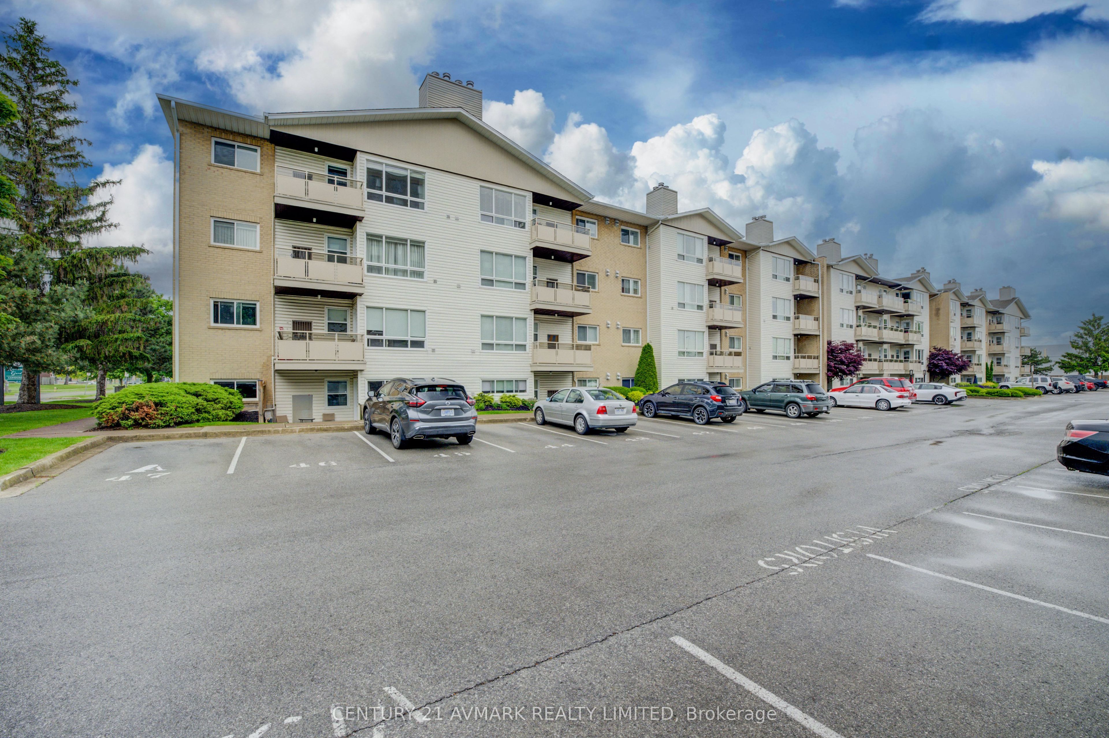 78 Roehampton Avenue, #205