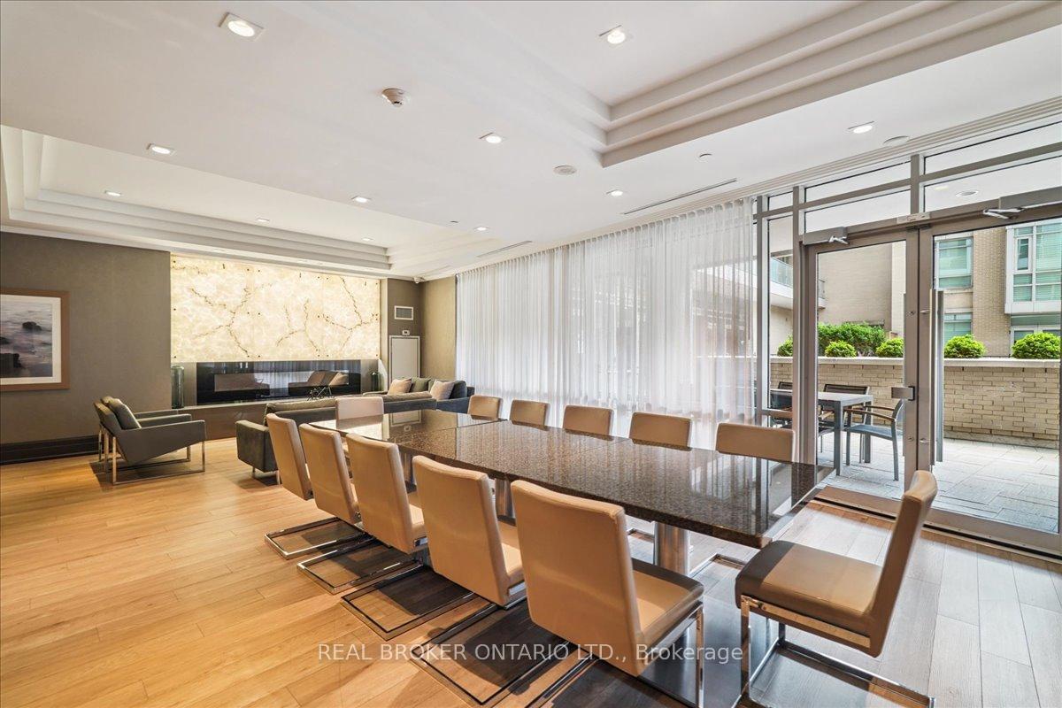3 Bedrooms Condo at 191 Duplex, Toronto For sale