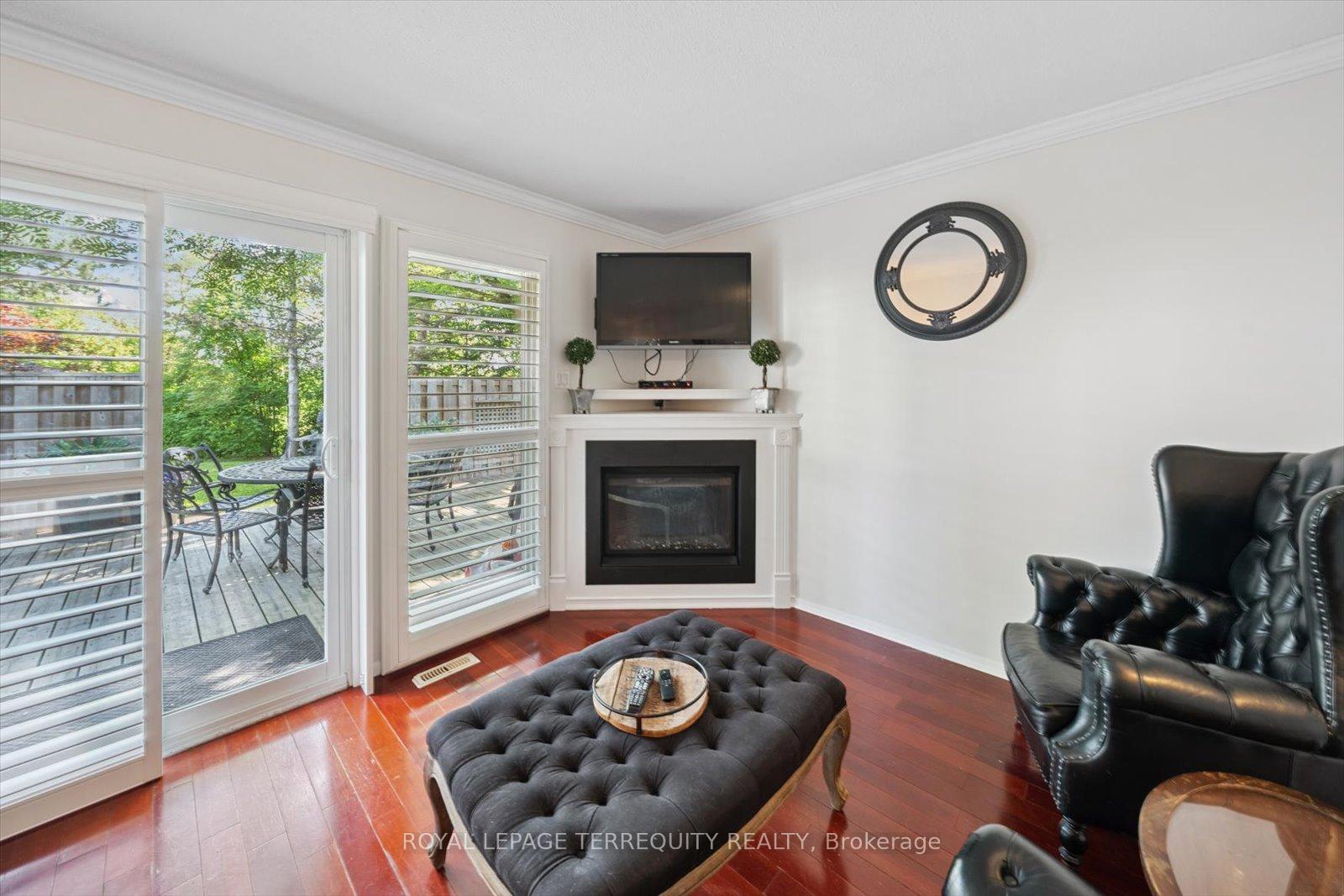 4 Bedrooms Condo at 1825 Hyde Mill, Mississauga For sale