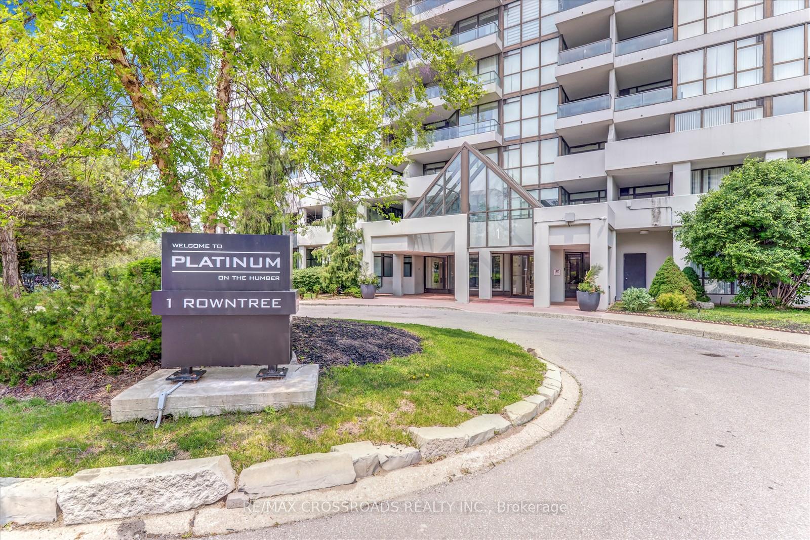 2 Bedrooms Condo at 1 Rowntree, Toronto For sale