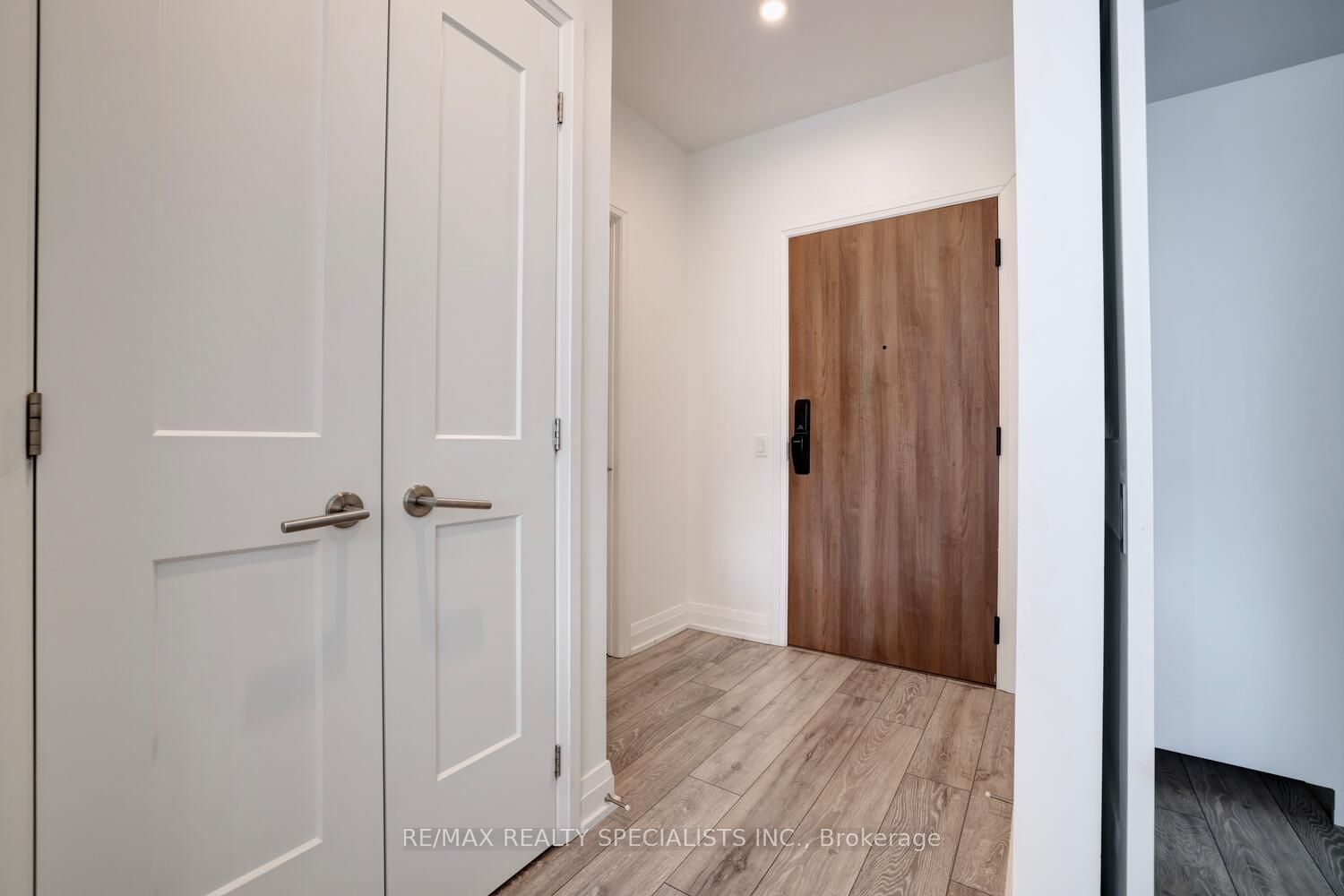 21 Park Street E, #616