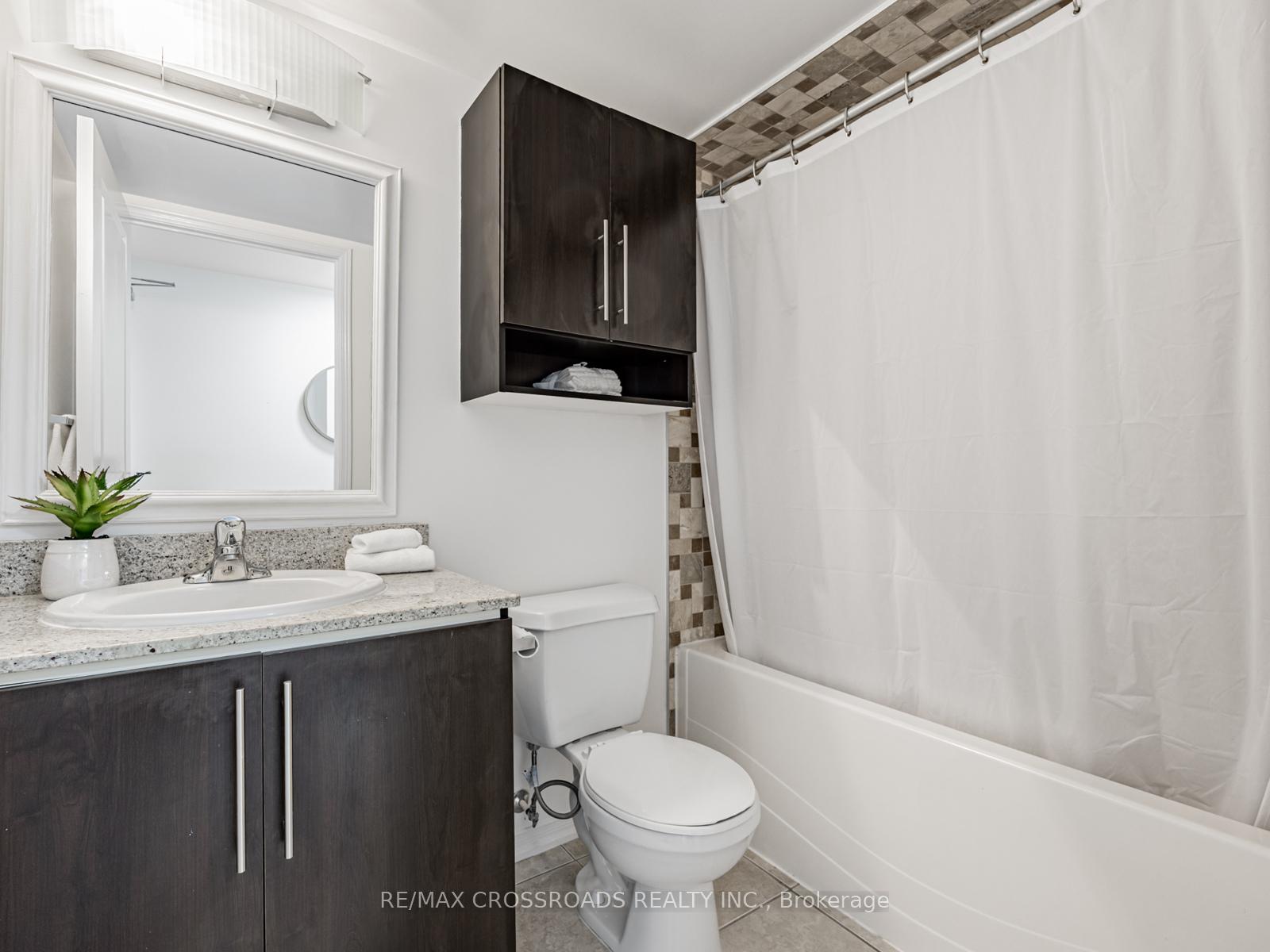 2 Bedrooms Condo at 6 Rosebank, Toronto For sale