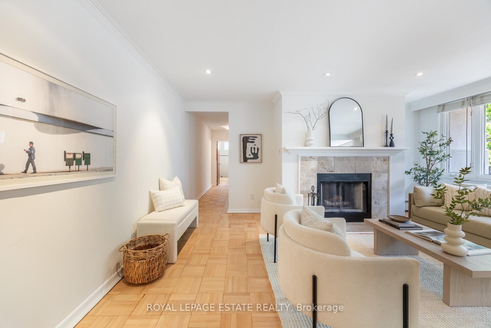 2 Bedrooms Co-op at 21 Benlamond, Toronto For sale