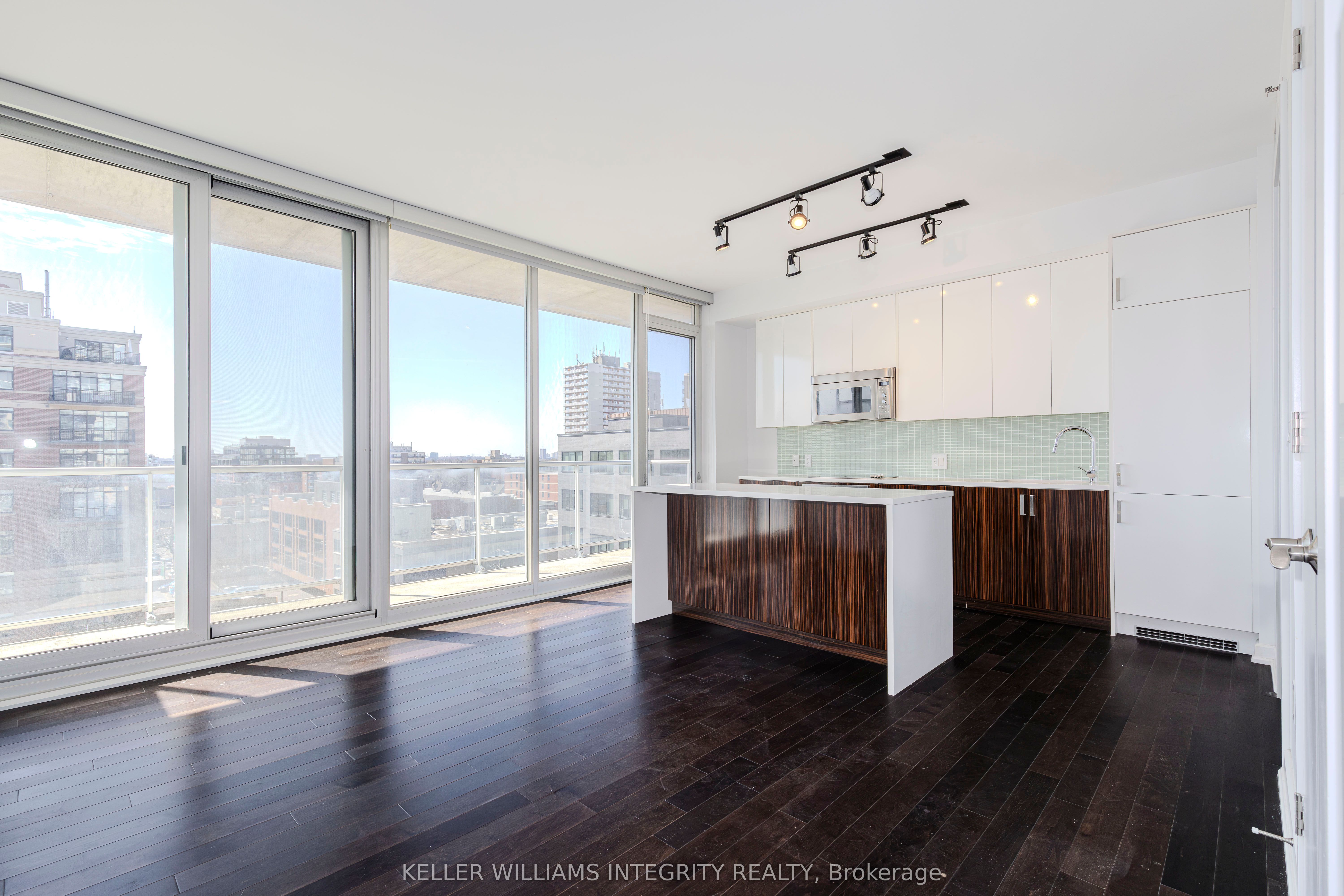 #809 - 300 Lisgar Street, OttawaCentre, ON K2P 0E2
