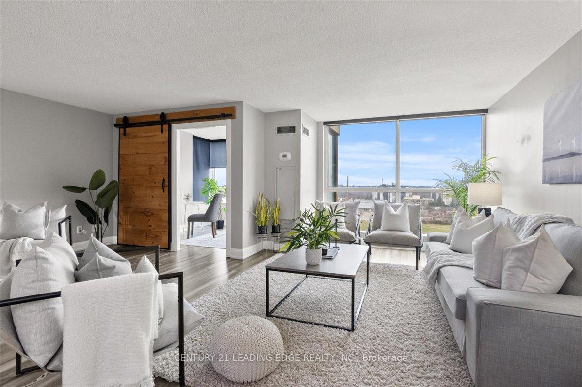 3 Bedrooms Condo at 131 TORRESDALE,  Toronto For sale
