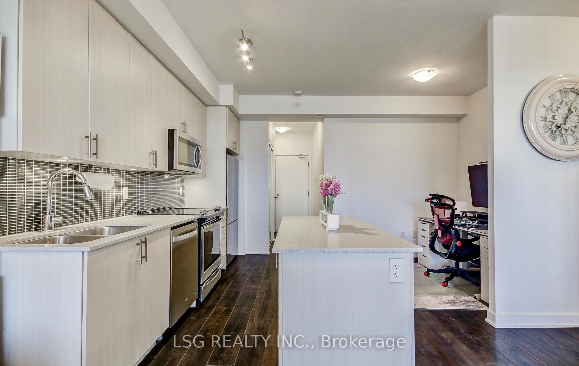 2 Bedrooms Condo at 4655 Glen Erin,  Mississauga For sale