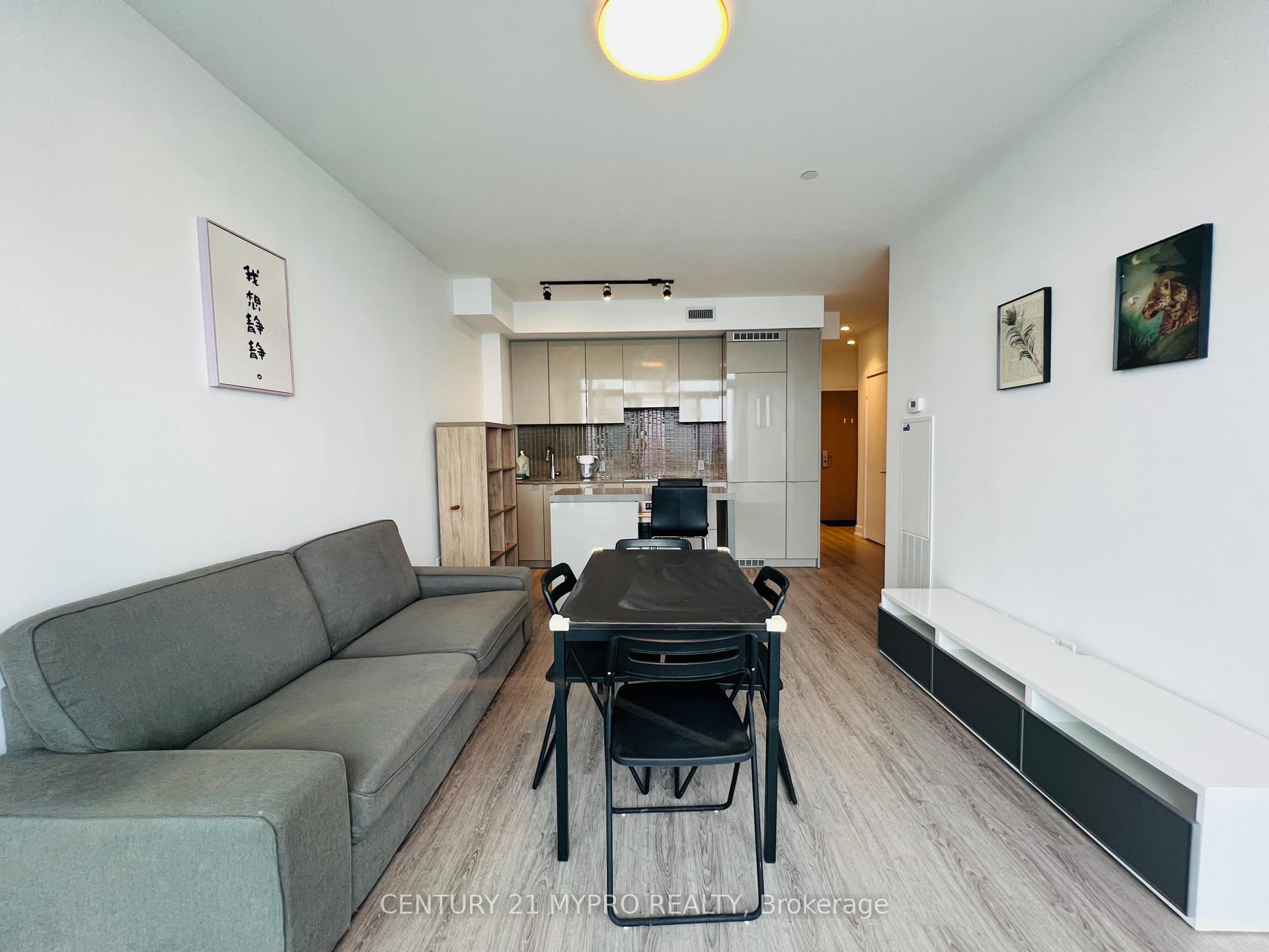 2 Bedrooms Condo at 7 Grenville, Toronto For sale